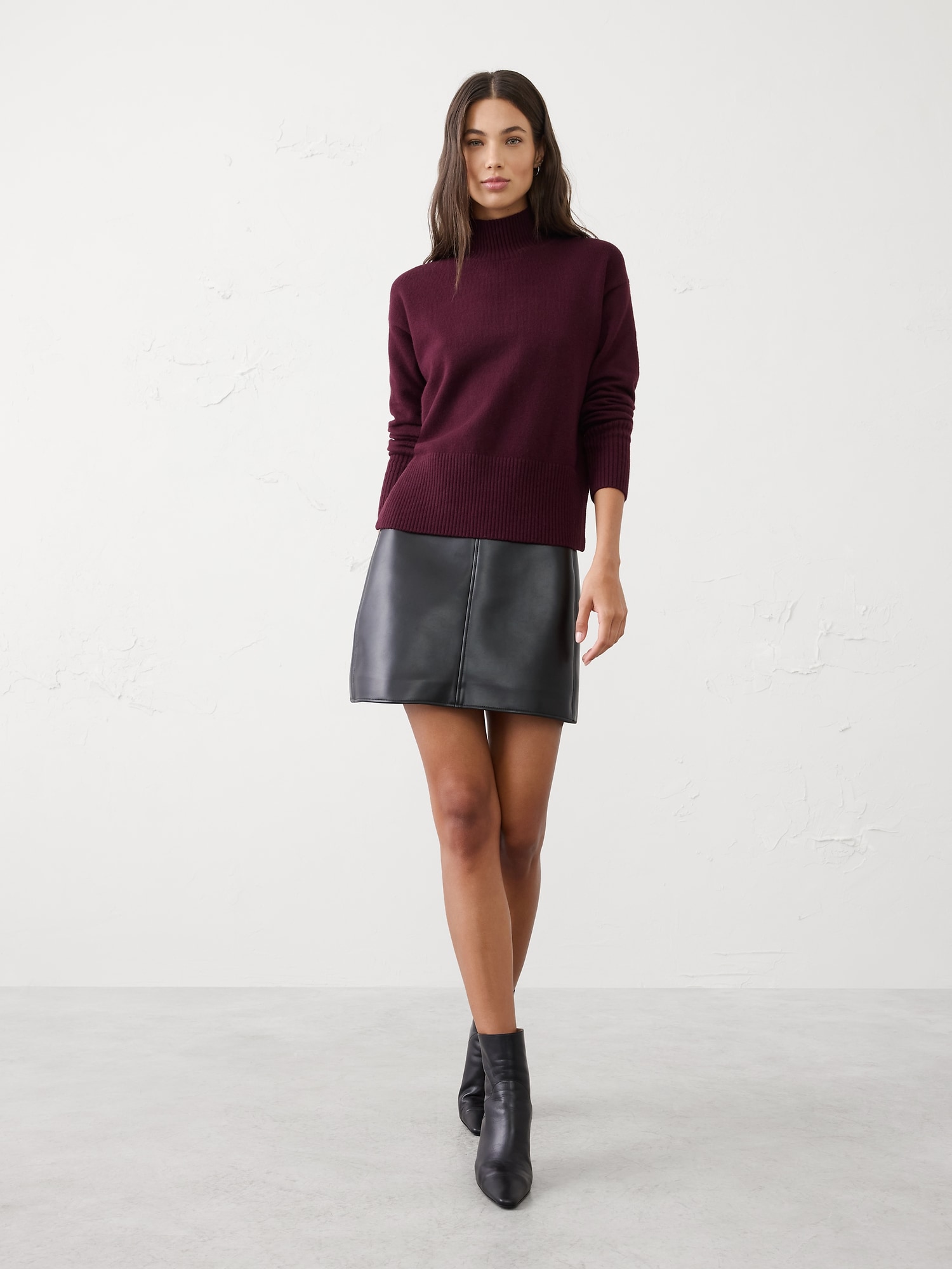 Perfectly Soft Turtleneck Sweater - Vino Rosso