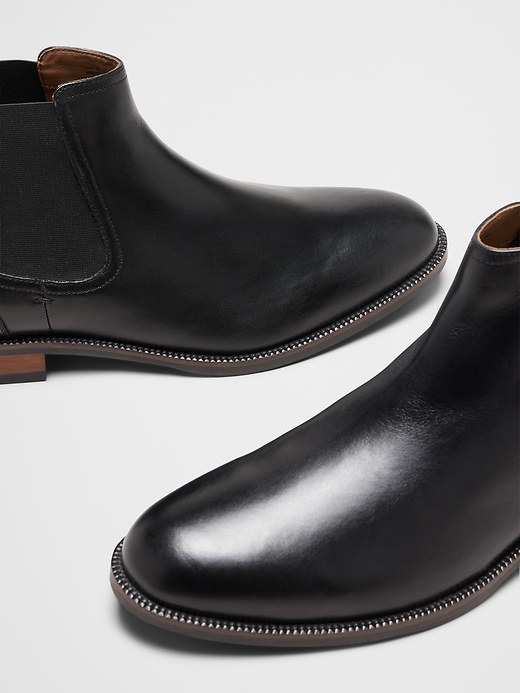 NWOB Banana Republic Black Chelsea Boots Men\'s‎ 12 M US Leather Chelsea Boot | Banana Republic Factory main image 2