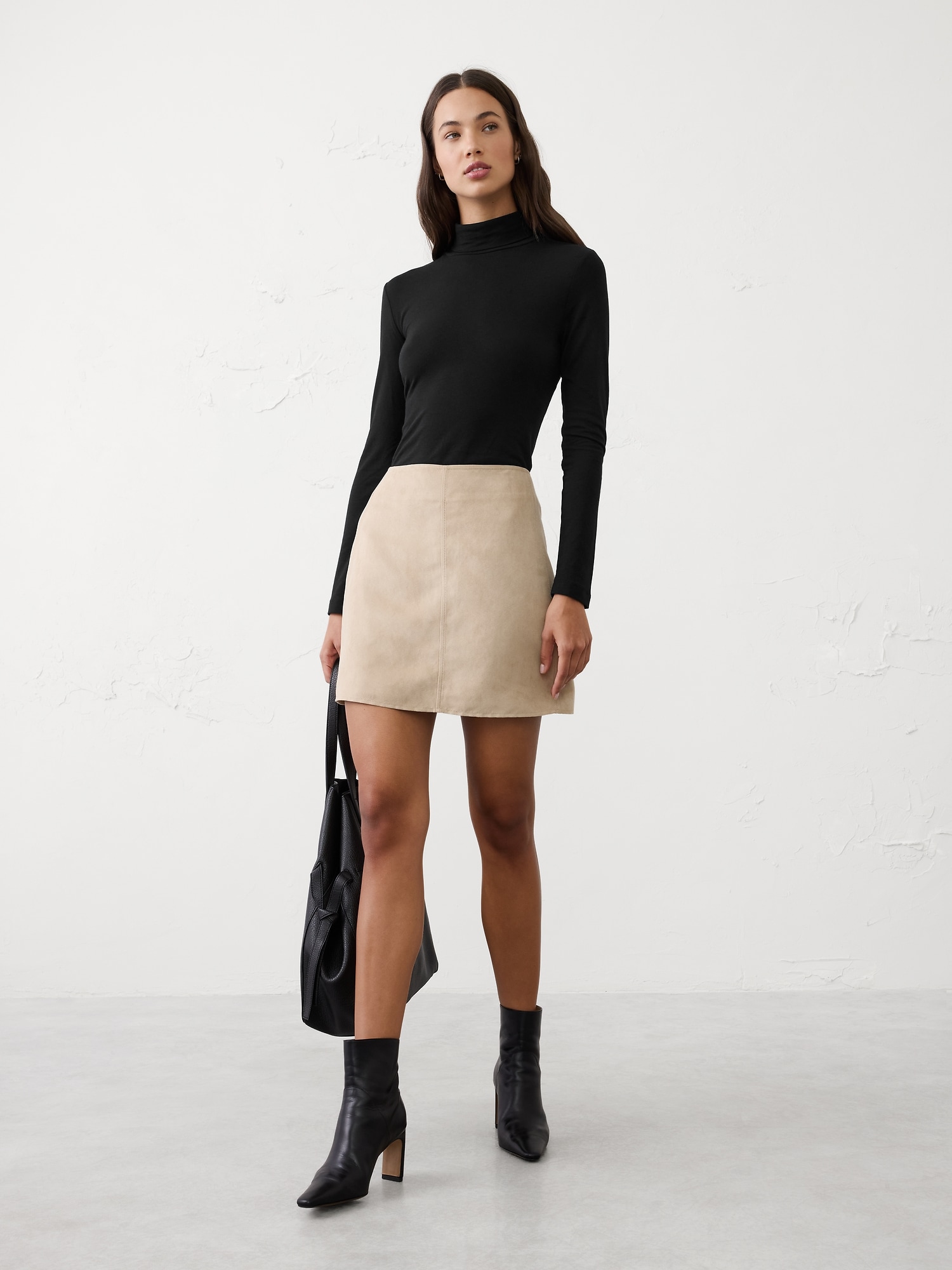 Timeless Turtleneck Top - Black