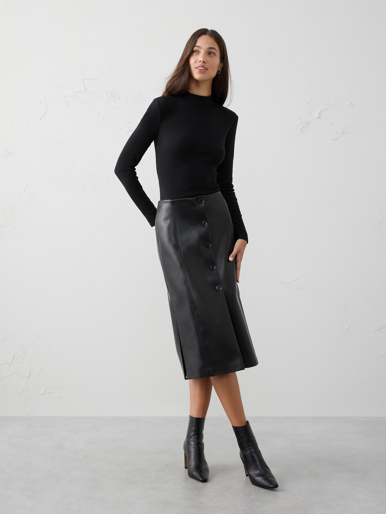 Image number 1 showing, Ribbed Mock-Neck Top