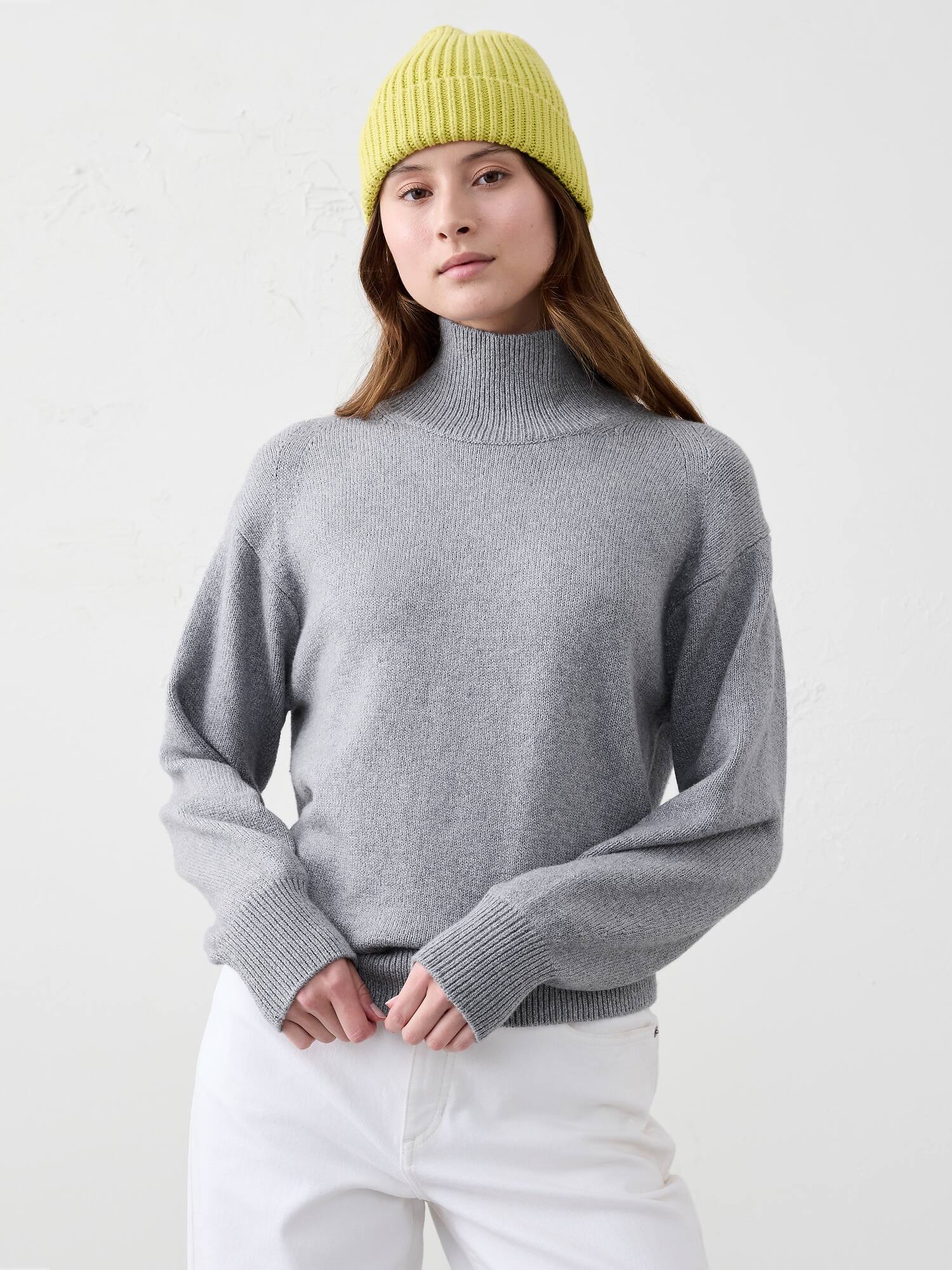 Cozy Turtleneck Pullover Sweater - Light Gray Heather