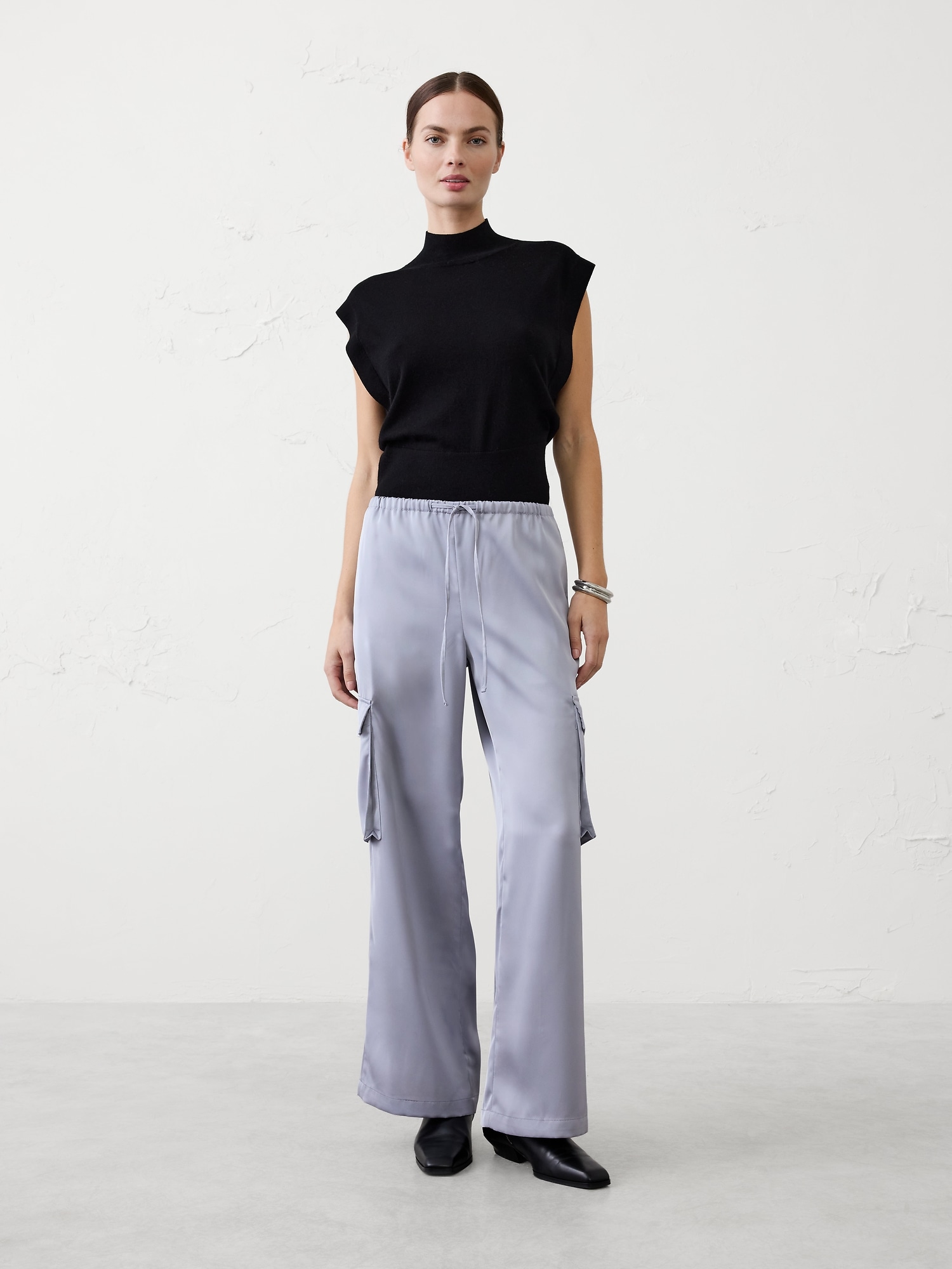 Wide-Leg Mid-Rise Satin Pull-On Cargo Pant - Dove Gray