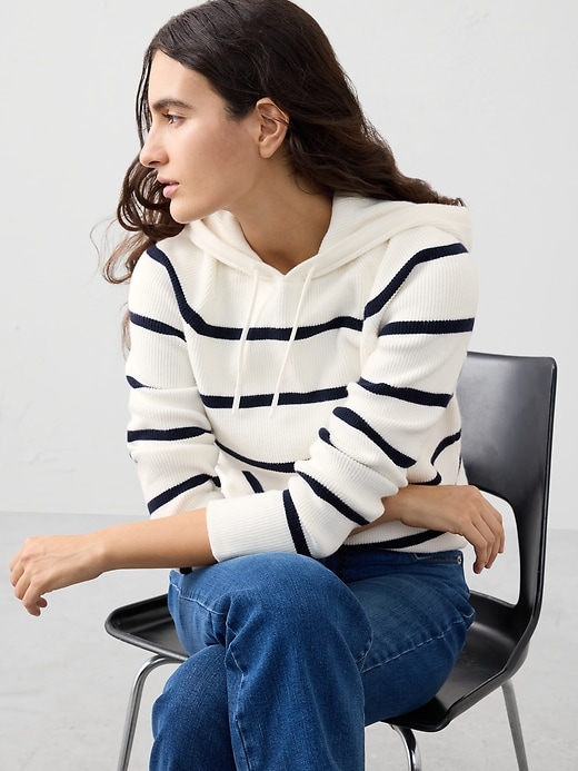 Color Blocked Pullover Sweater