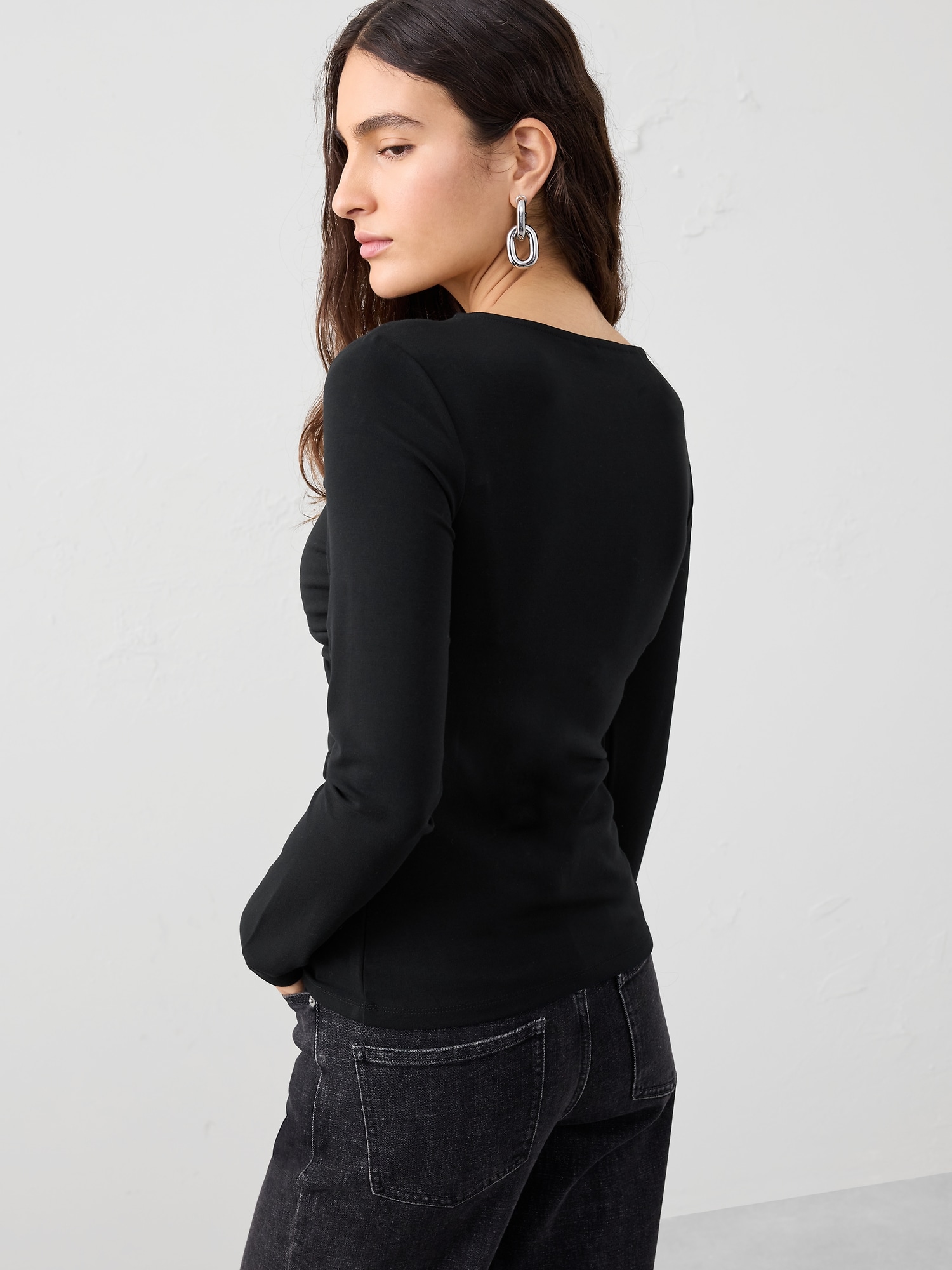 Image number 2 showing, Twist-Front Top