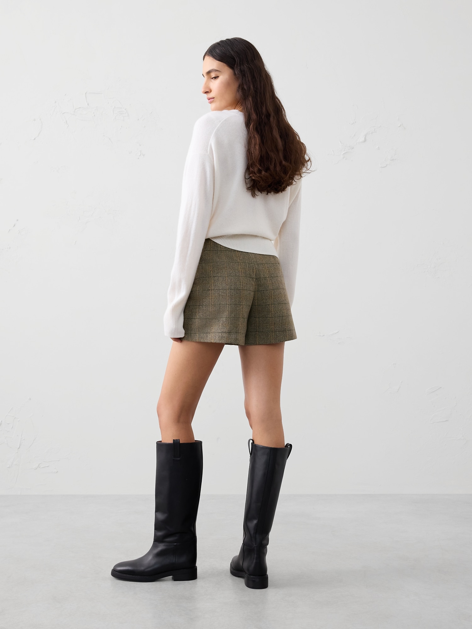Image number 2 showing, High-Rise Trouser Short