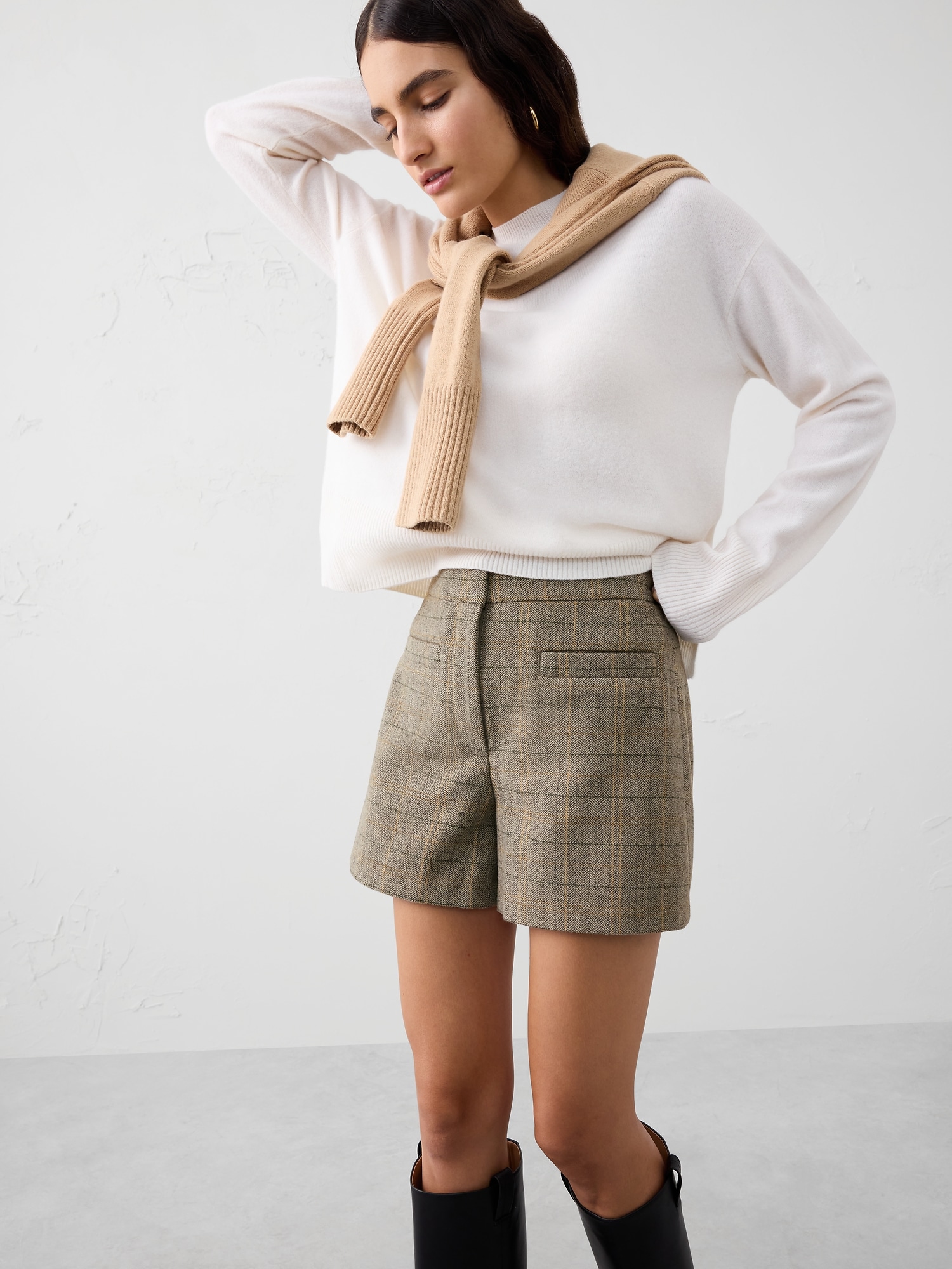 Image number 3 showing, High-Rise Trouser Short
