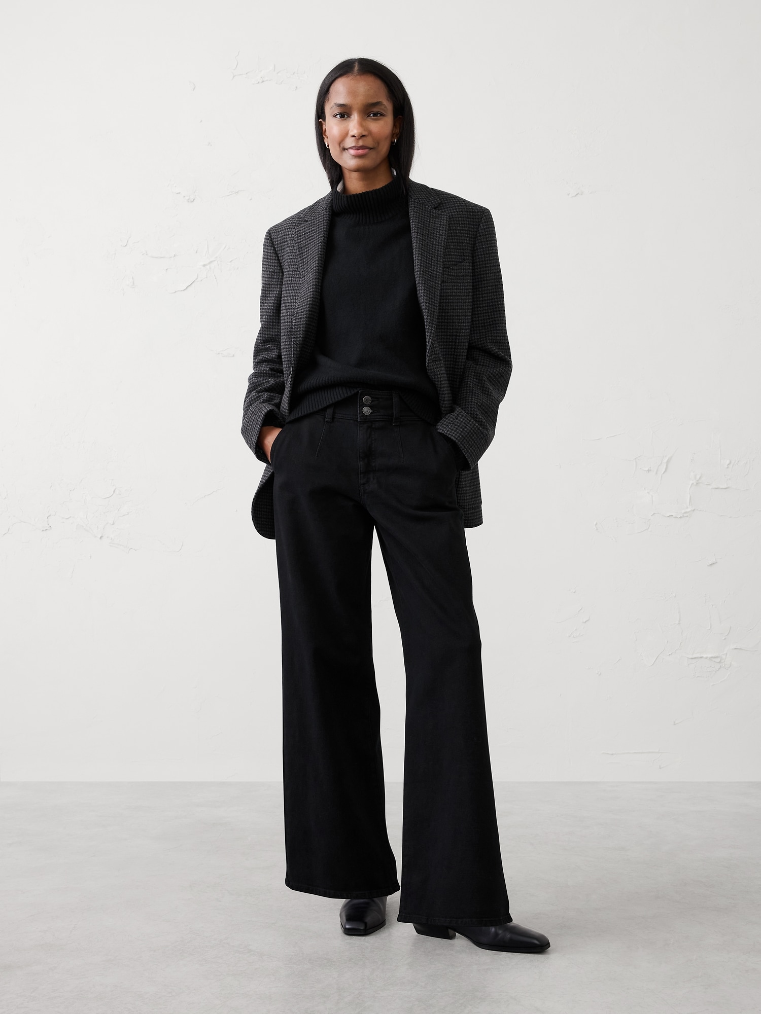 Wide-Leg High-Rise Darted Trouser Jean - Black Wash