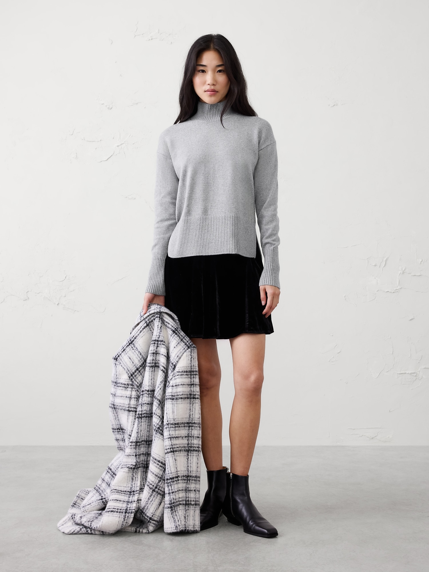 Perfectly Soft Turtleneck Sweater - Light Heather Gray