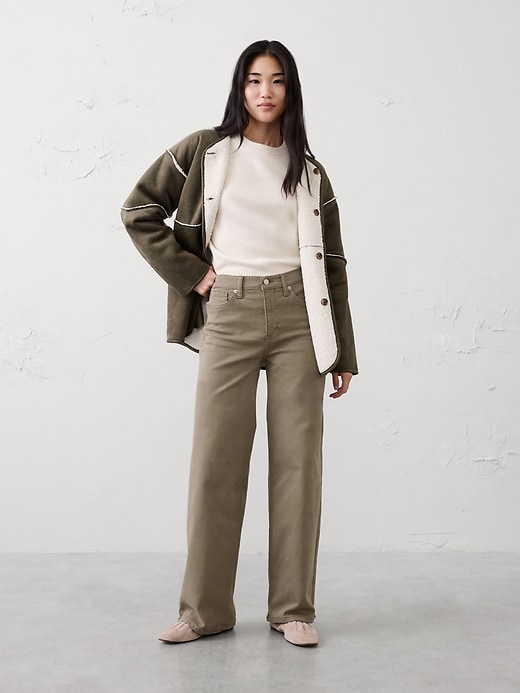 Wide-Leg  High-Rise Jean