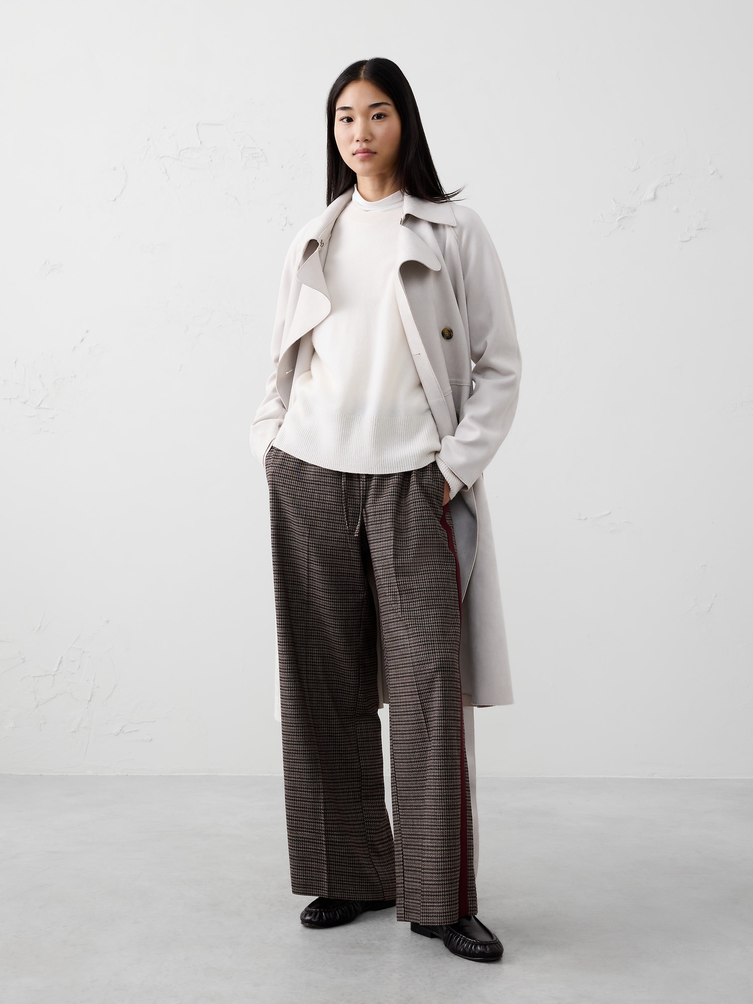 Straight Mid-Rise Pull-On Pant