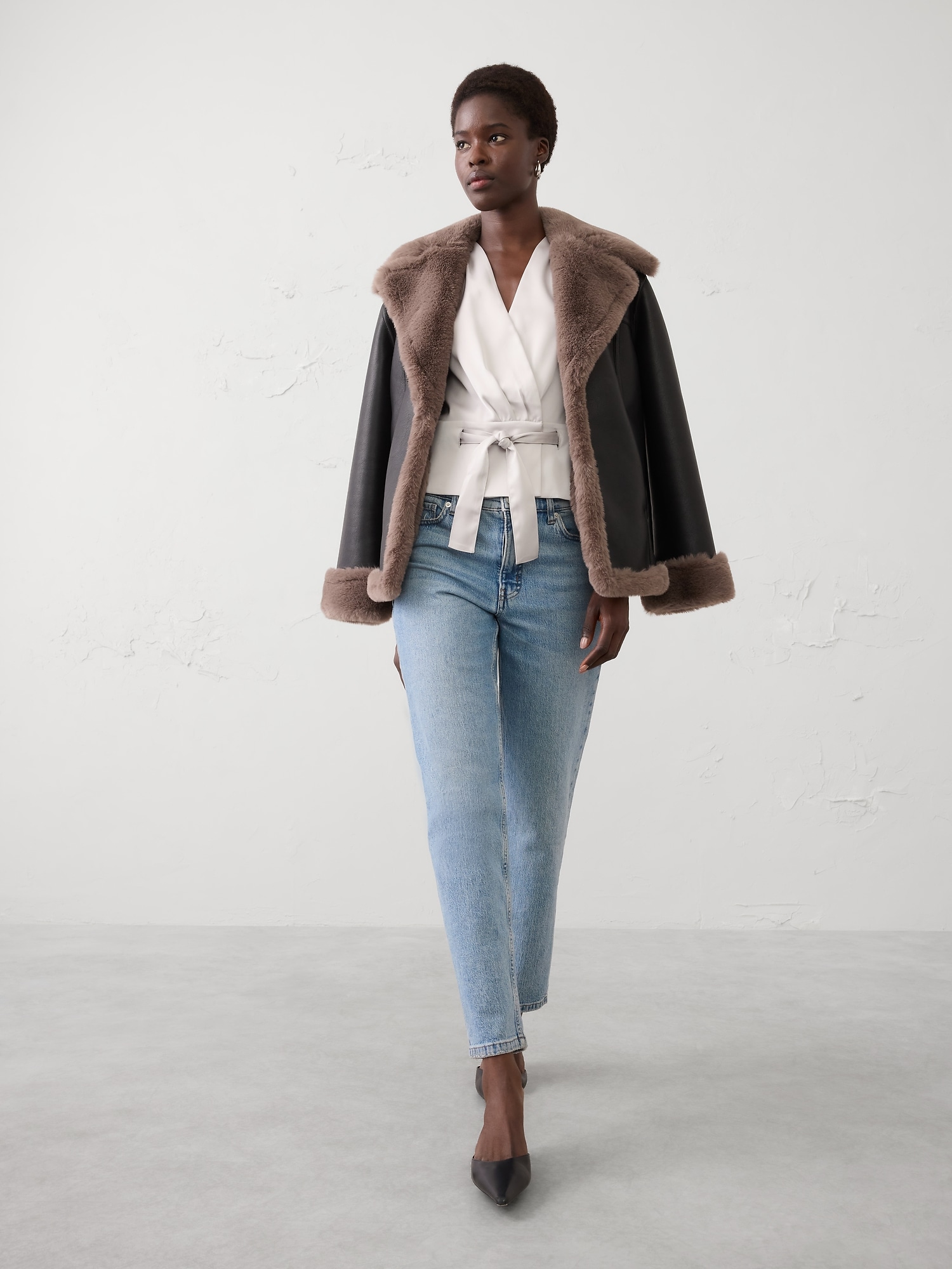 Image number 3 showing, Yoke-Tie Top