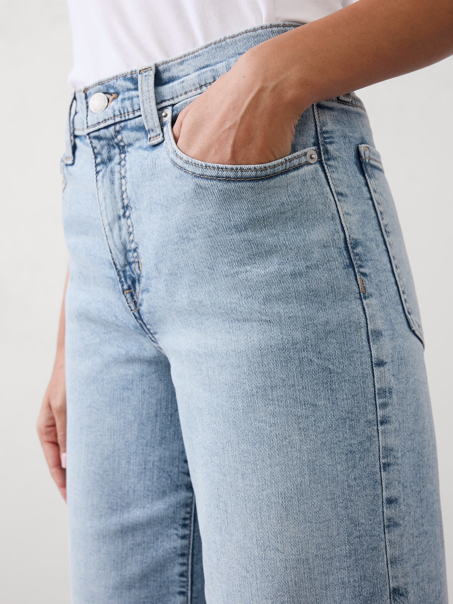 Image number 3 showing, High-Rise Wide-Leg Cropped Jean
