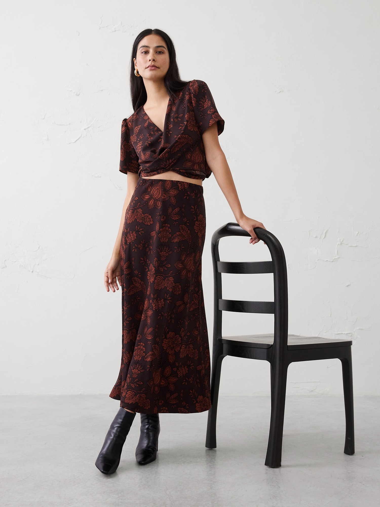 Image number 3 showing, Tied Cropped Top