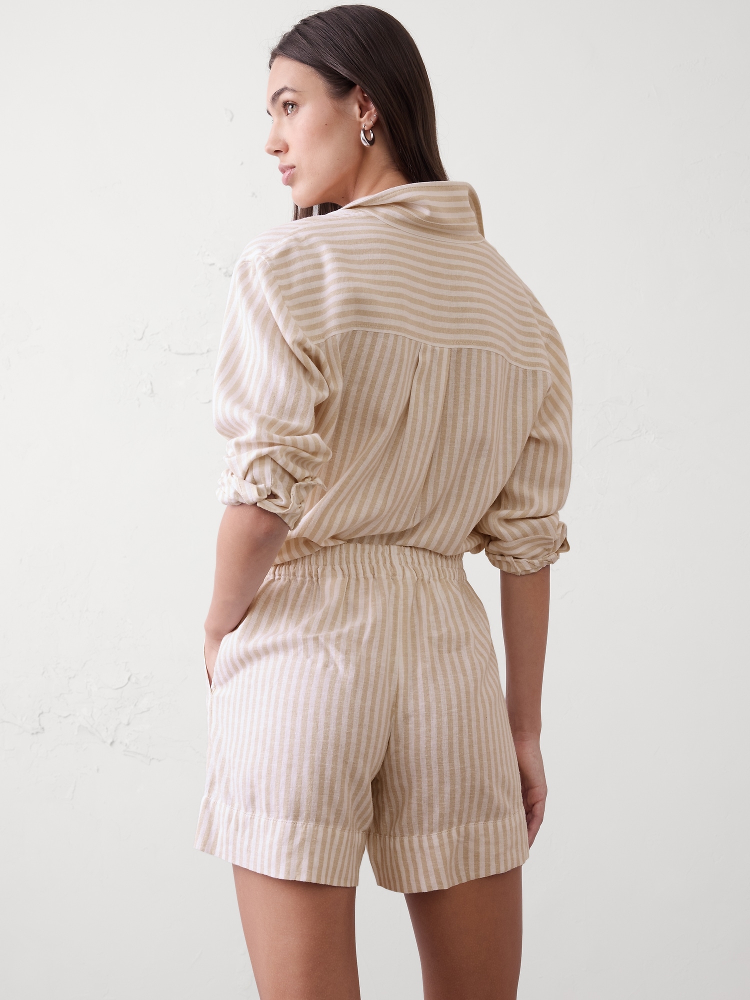 Image number 5 showing, High-Rise Linen-Blend Pull-On Short