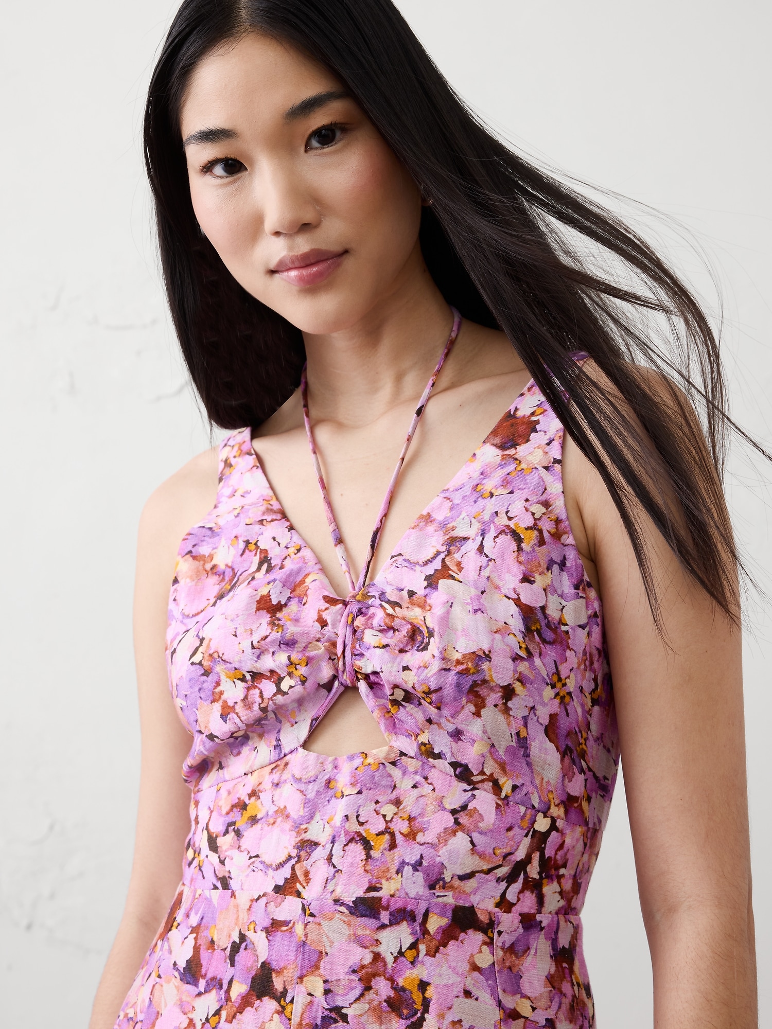 Image number 3 showing, Linen-Blend Cutout Tie-Front Midi Dress