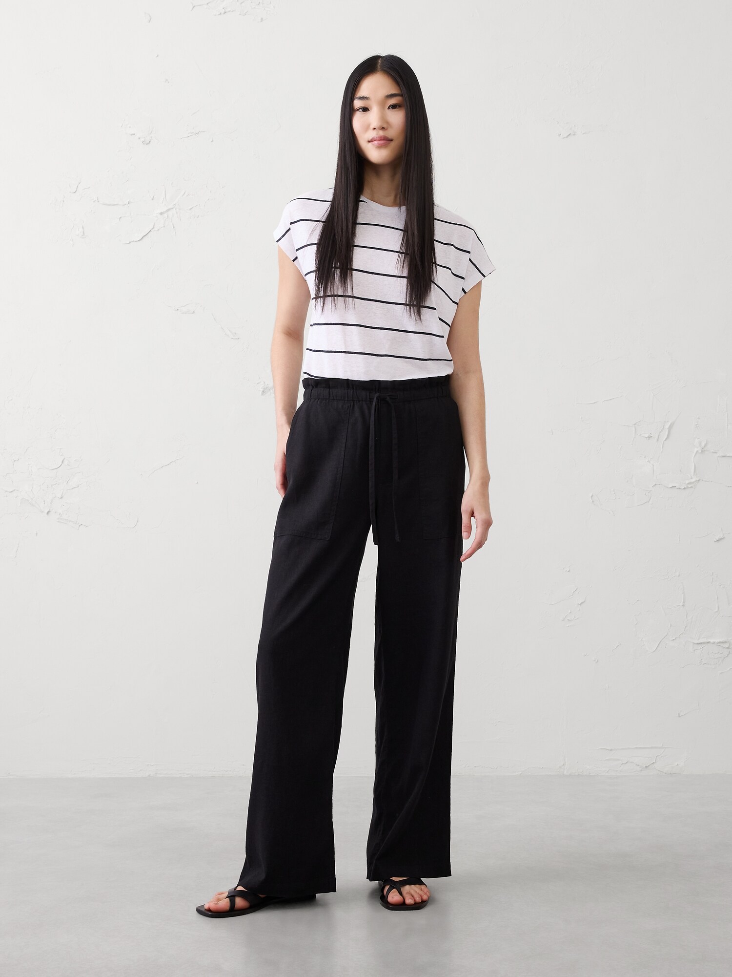 Mid-Rise Straight Linen-Blend Pull-On Pant