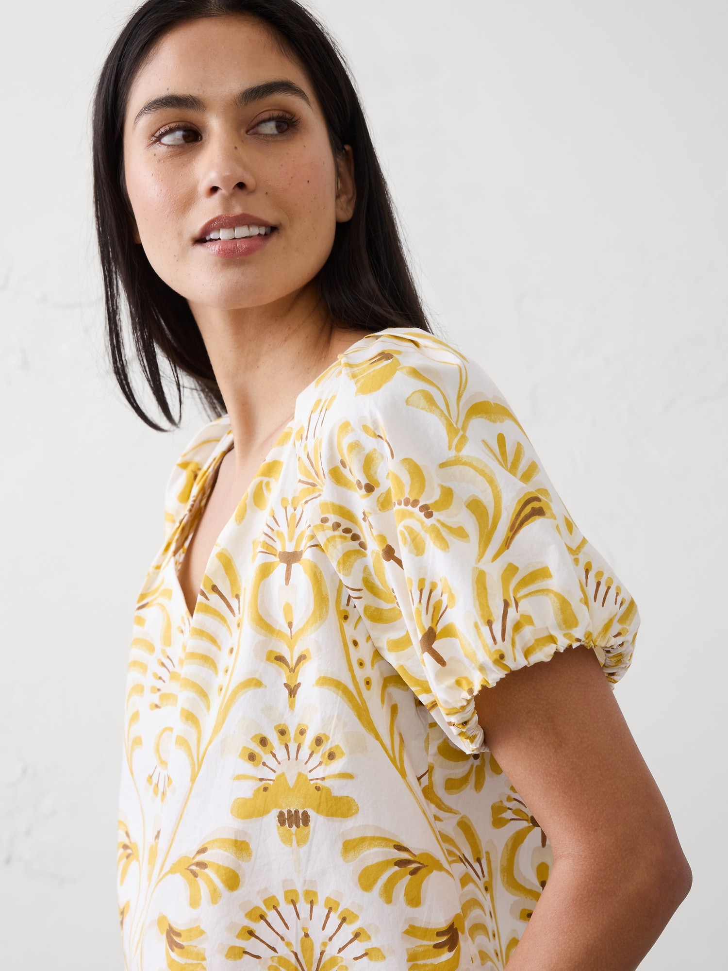 Image number 3 showing, Puff-Sleeve V-Neck Top