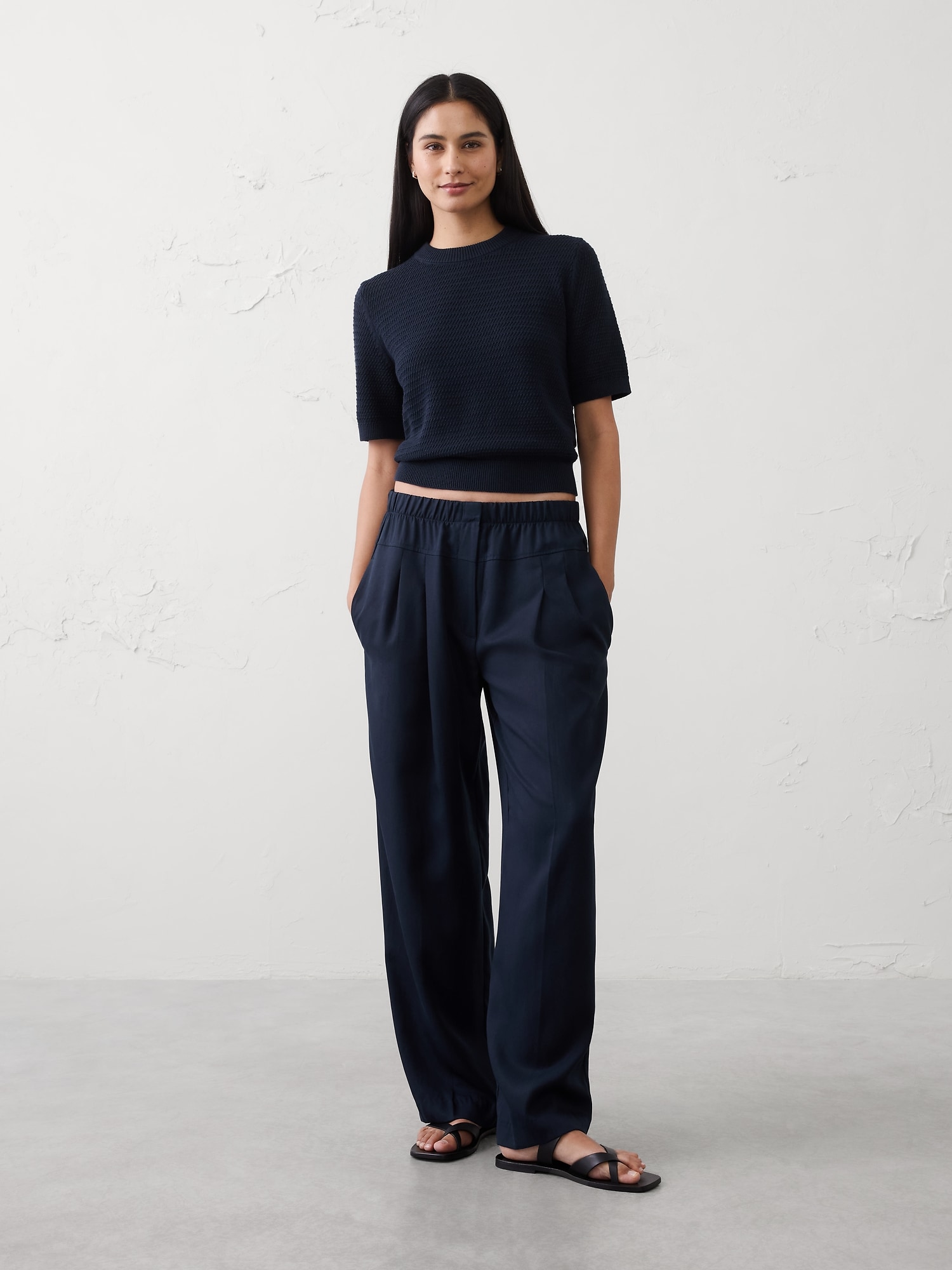 Mid-Rise Straight-Leg Tencel Pleated Pant