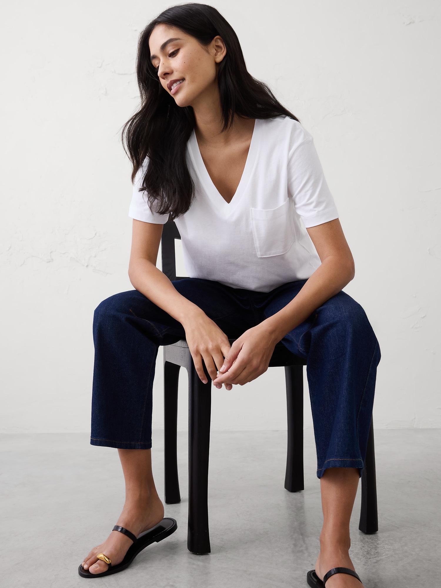 Image number 1 showing, Premium Cotton V-Neck Pocket T-Shirt