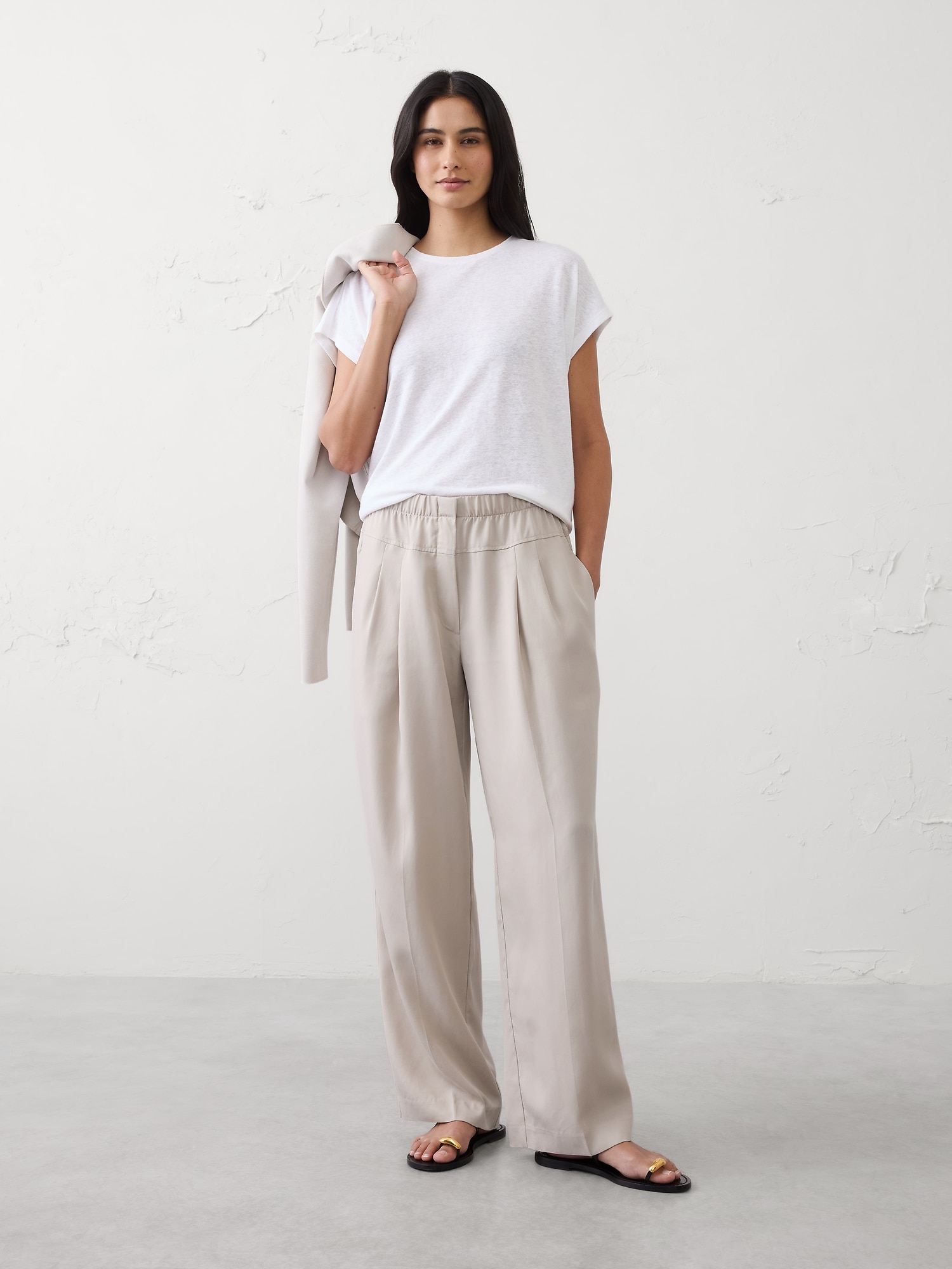 Mid-Rise Straight-Leg Tencel Pleated Pant