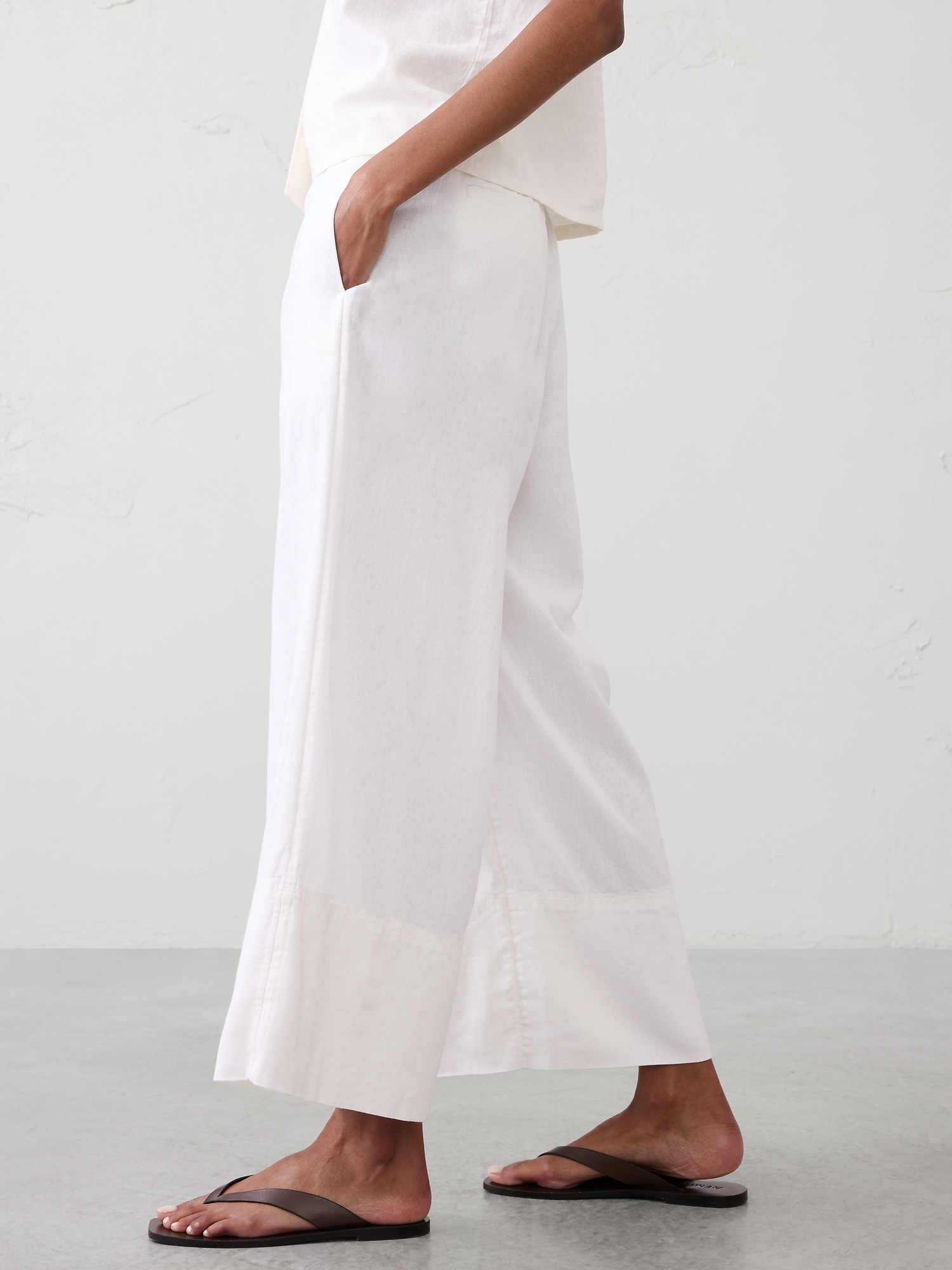 Image number 3 showing, Wide-Leg High-Rise Linen-Blend Cropped Pull-On Pant