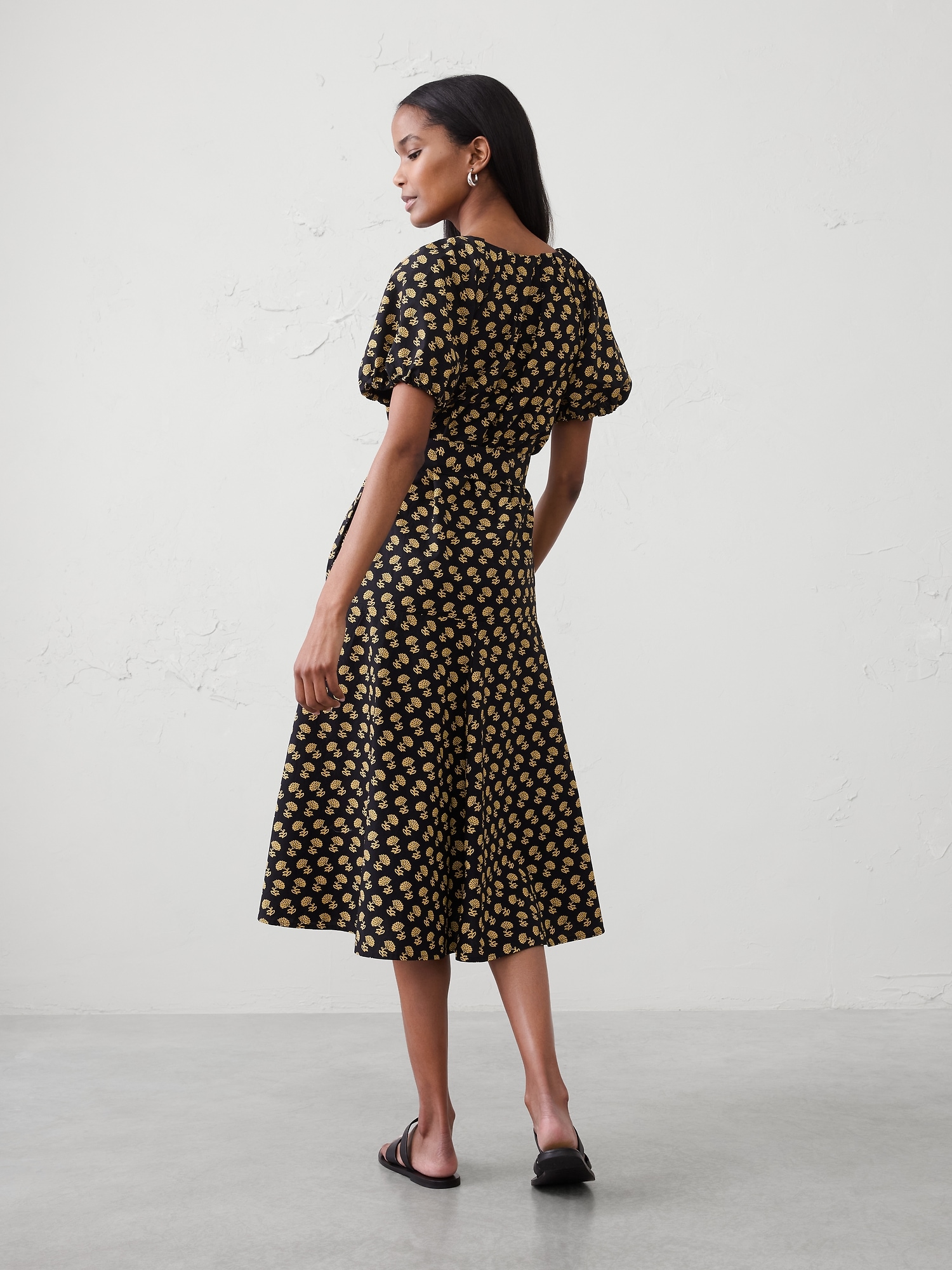 Image number 2 showing, Poplin Gathered-Shoulder Midi Dress