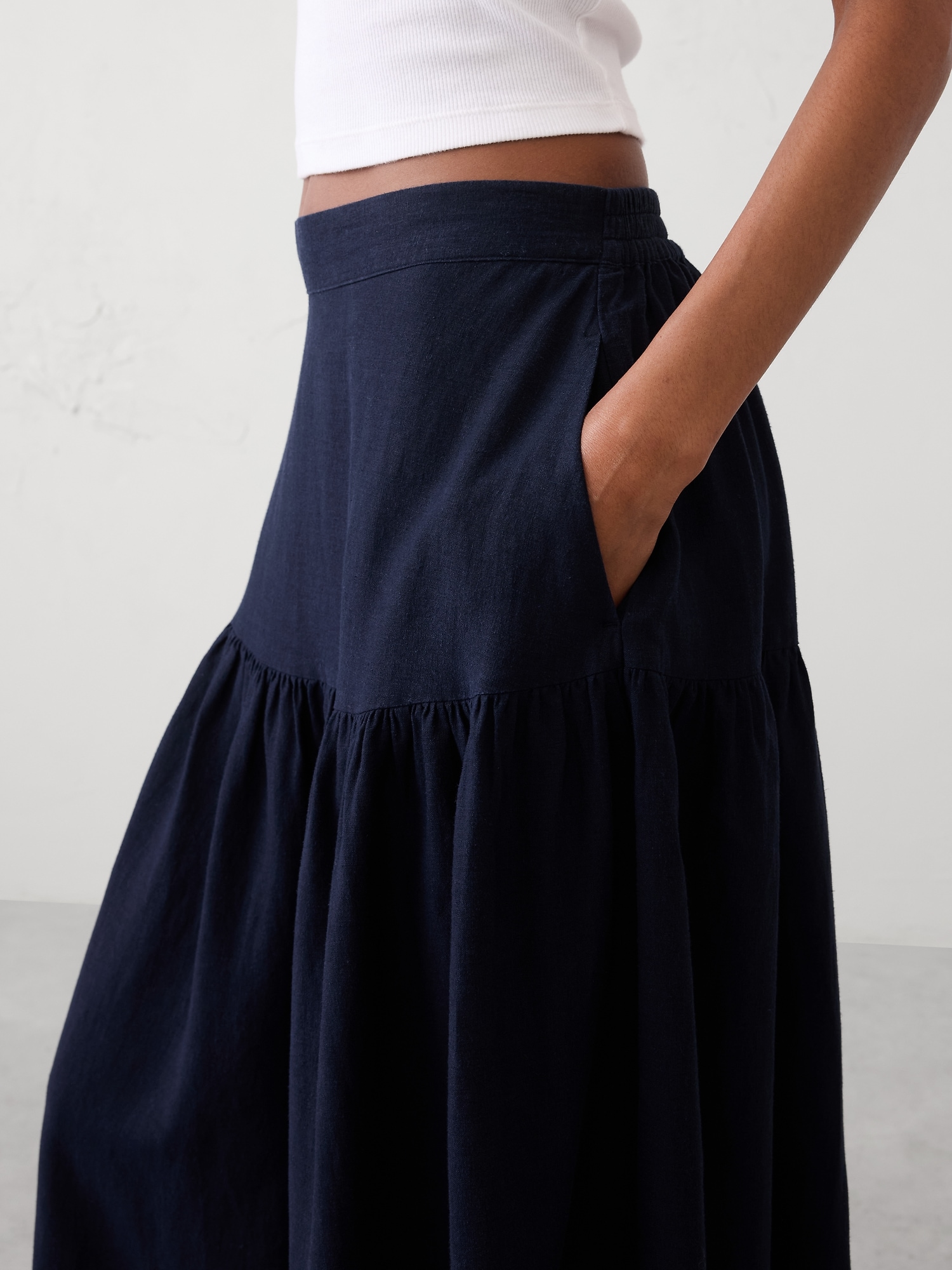 Image number 3 showing, Linen-Blend Tiered Midi Skirt