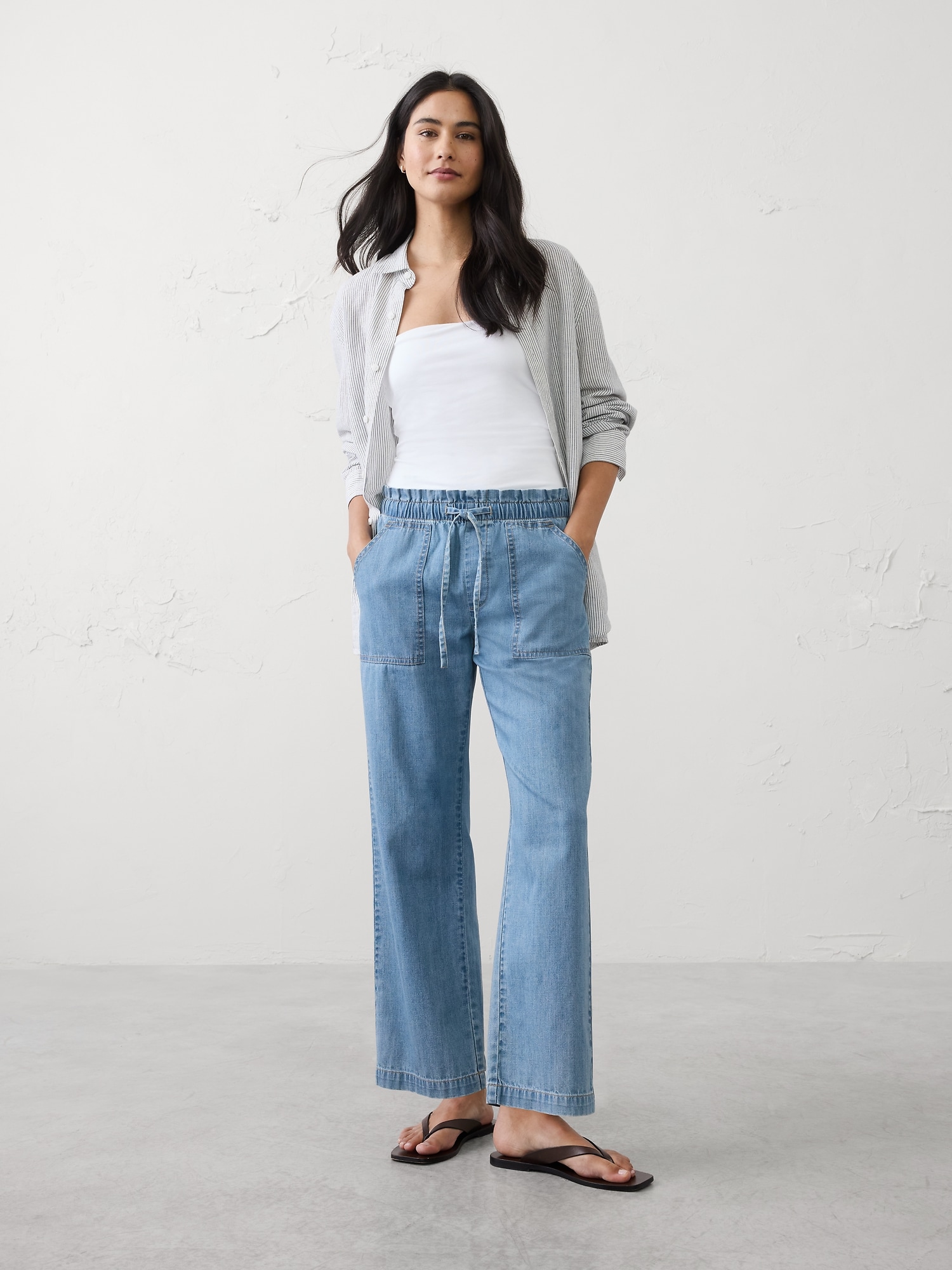 Mid-Rise Relaxed Straight-Leg Summerweight Pull-On Jean