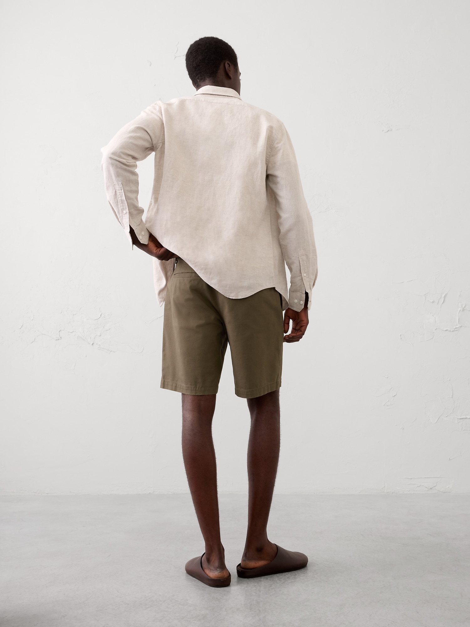 Image number 4 showing, Slim-Fit 9" Lived-In Short