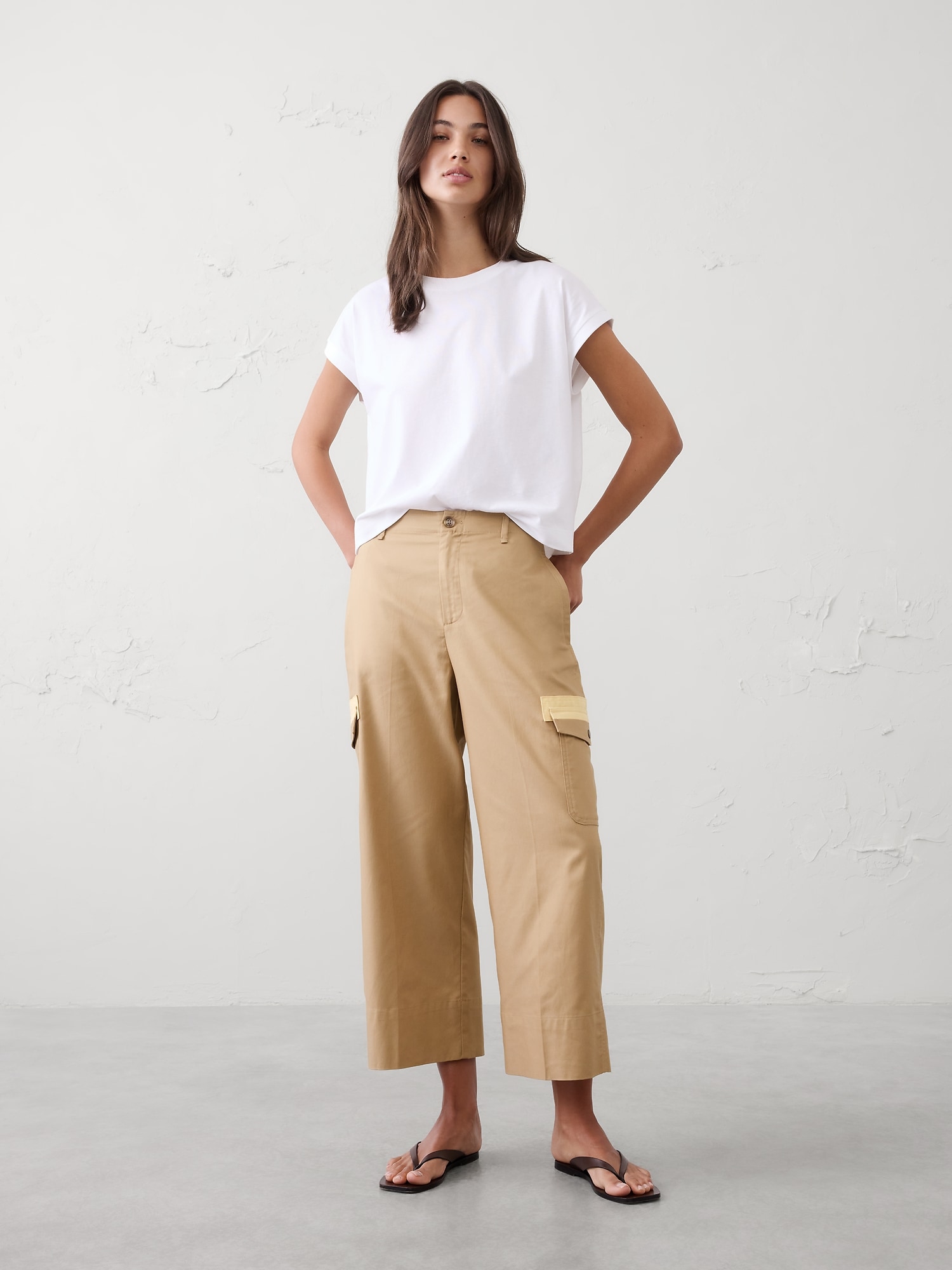 High-Rise Wide-Leg Twill Cargo Cropped Pant