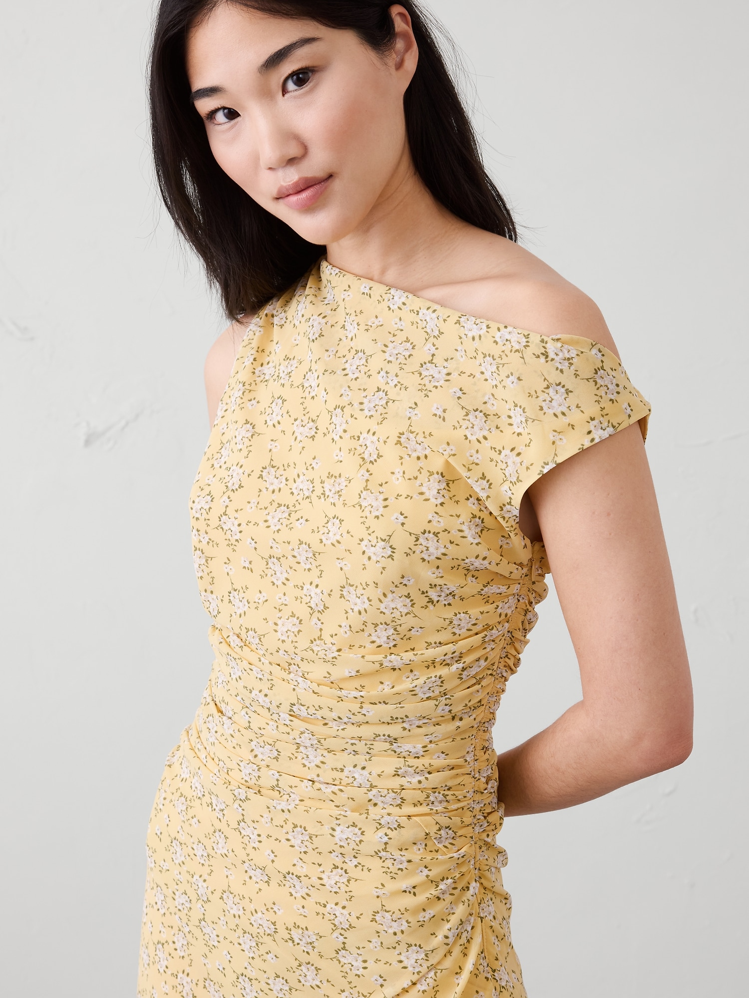 Image number 3 showing, Asymmetrical Side-Ruched Midi Dress