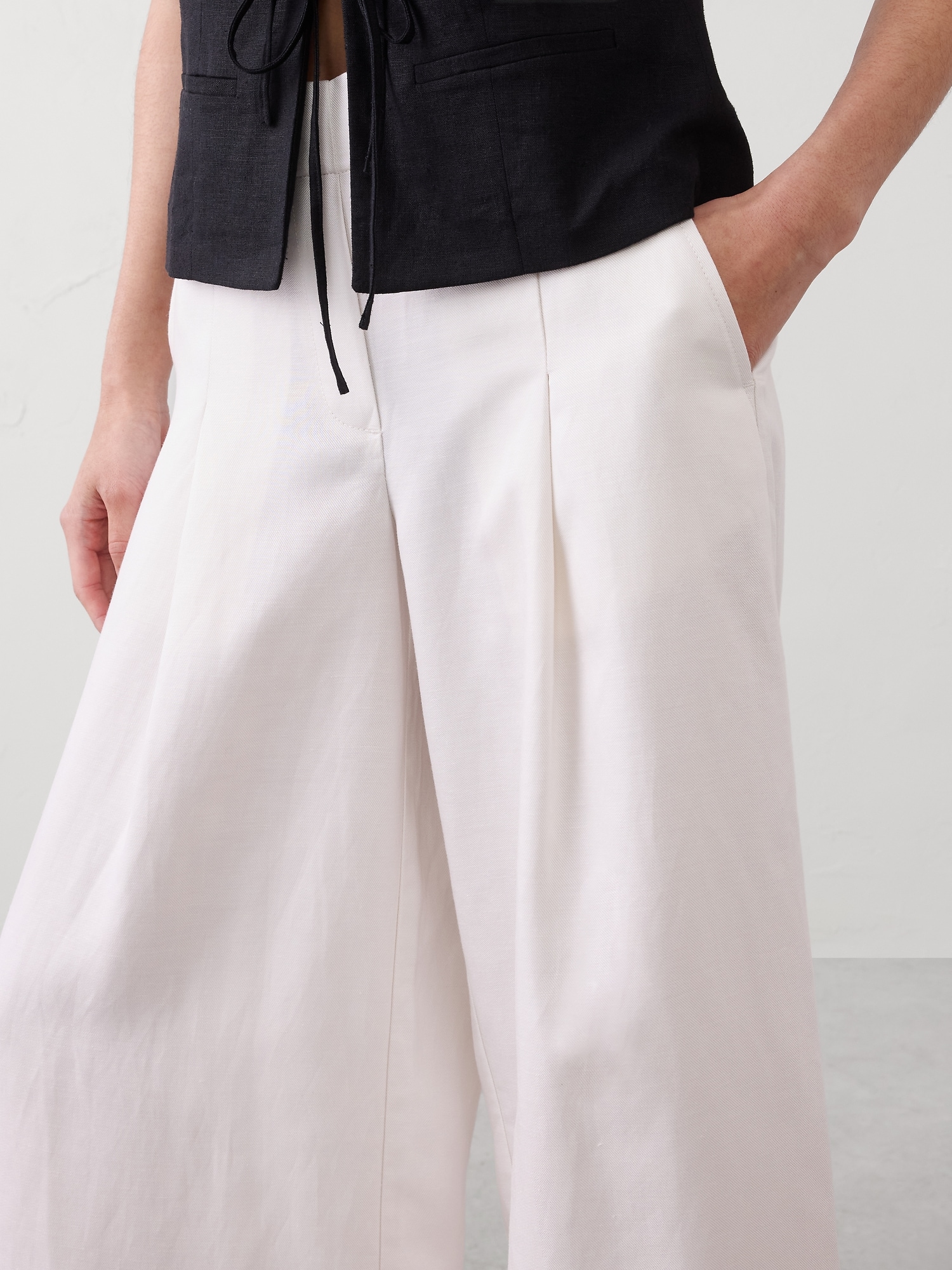 Image number 3 showing, Wide-Leg Mid-Rise Pleated Pull-On Pant