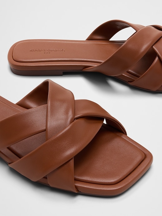 NWT Men\'s Vegan Leather Crossover Sandals Size 9.5 In Cognac By Banana Republic m_6a154c867ac629e43e4581d8.jpg main image 4