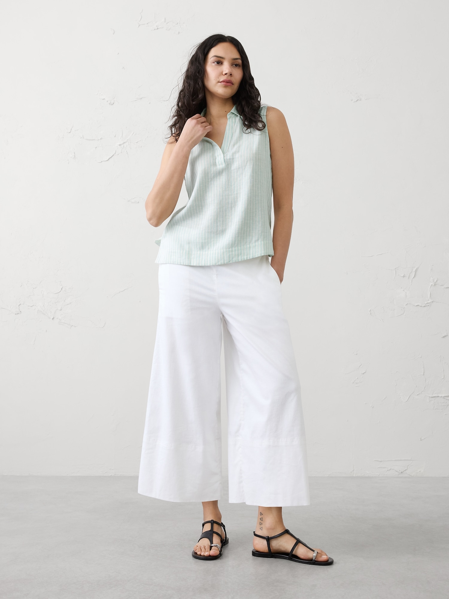 Image number 1 showing, Linen-Blend Popover Top