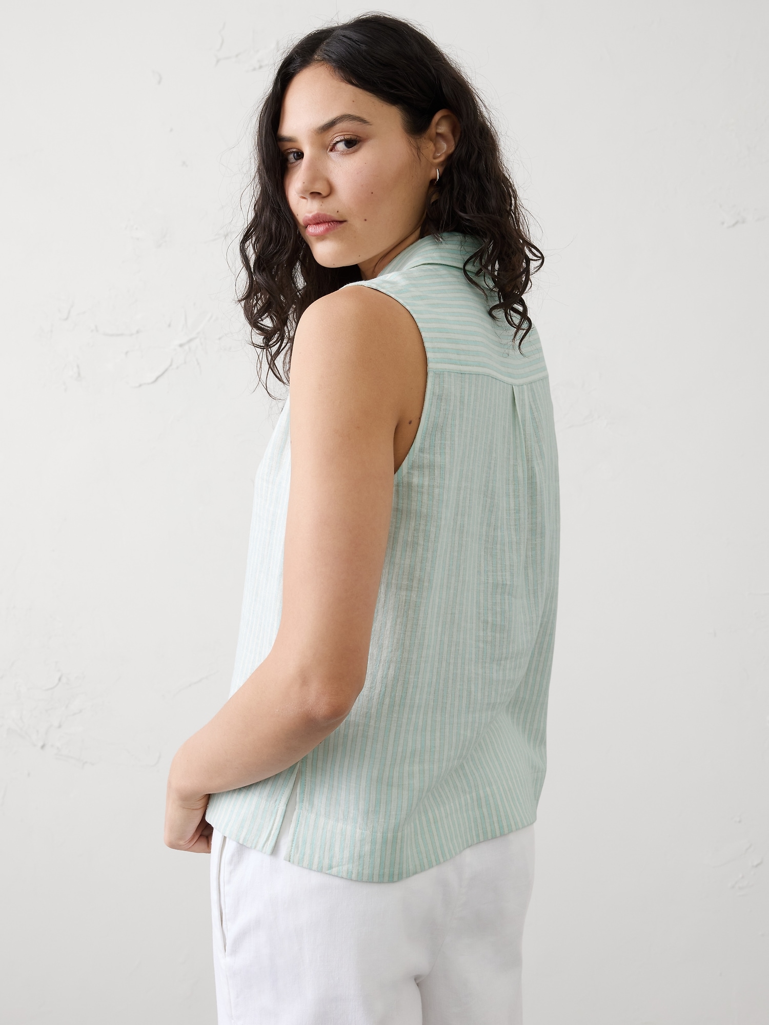 Image number 2 showing, Linen-Blend Popover Top