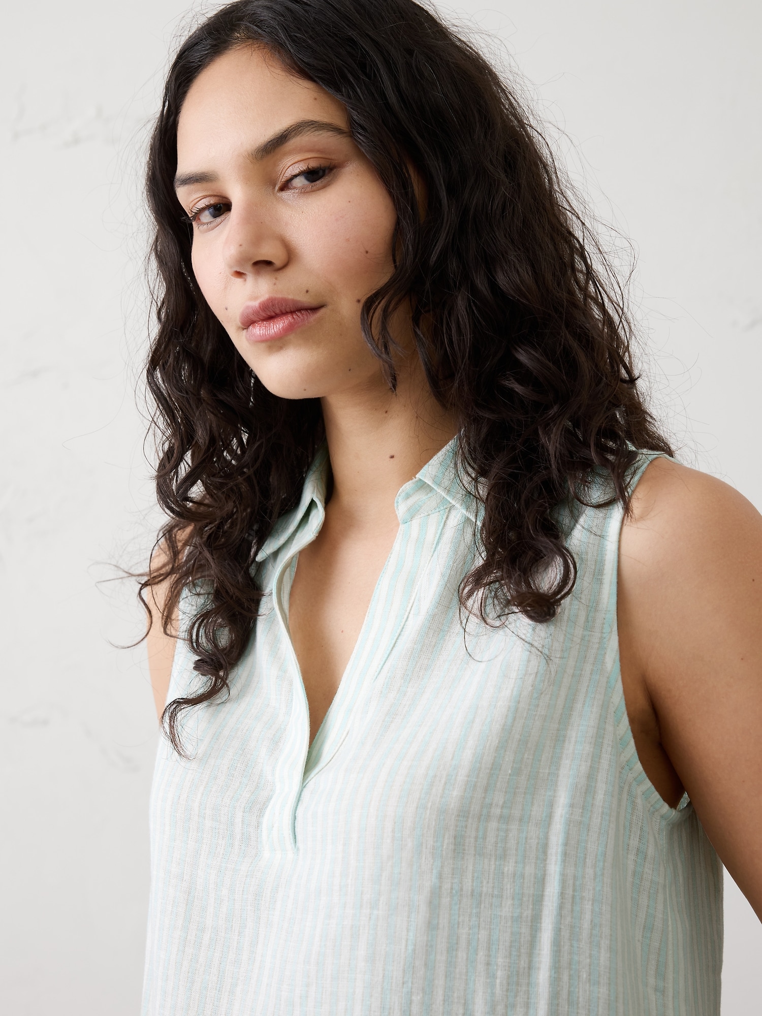 Image number 3 showing, Linen-Blend Popover Top