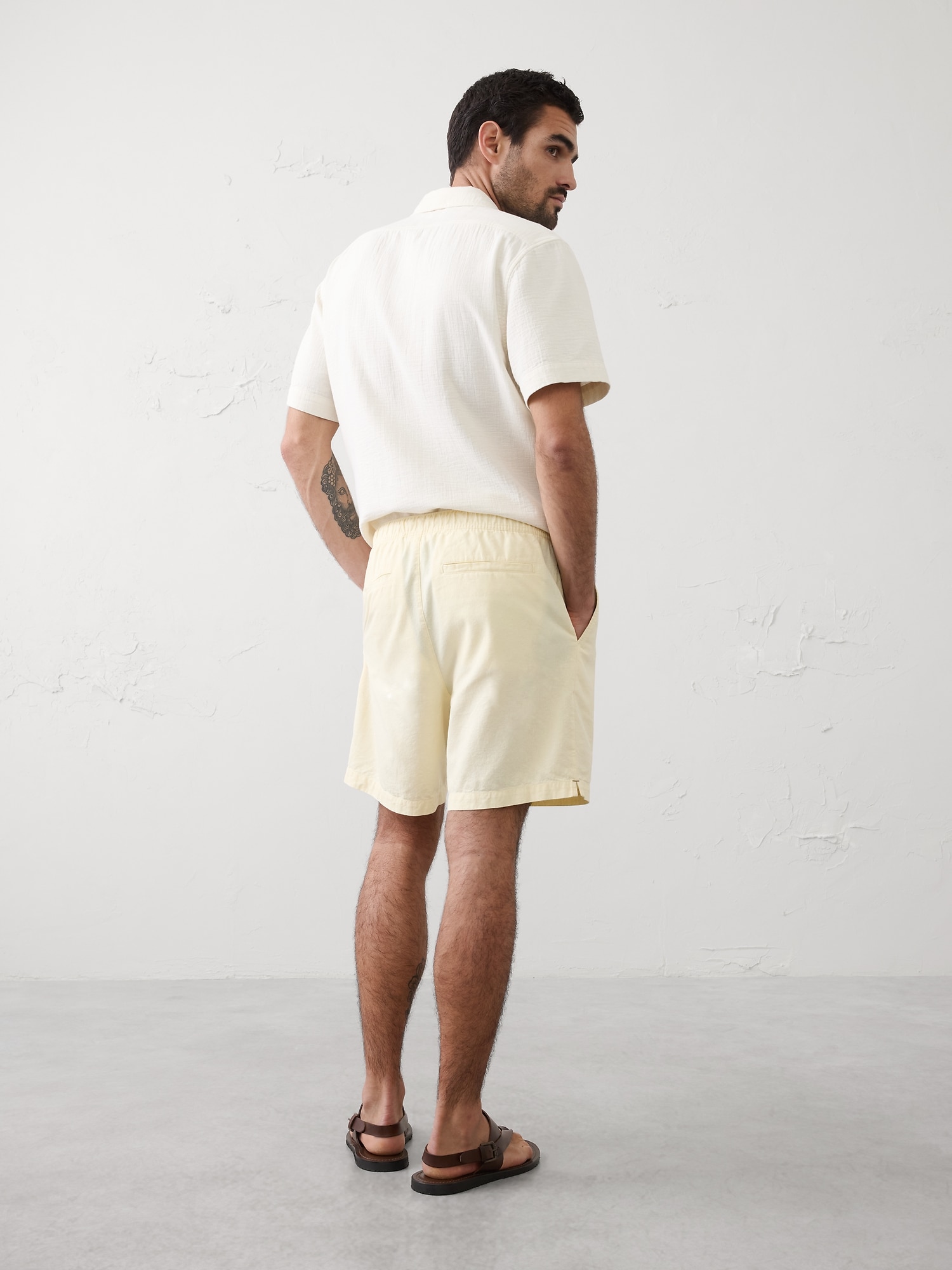 Image number 2 showing, Standard-Fit 7" Linen-Blend Deck Short