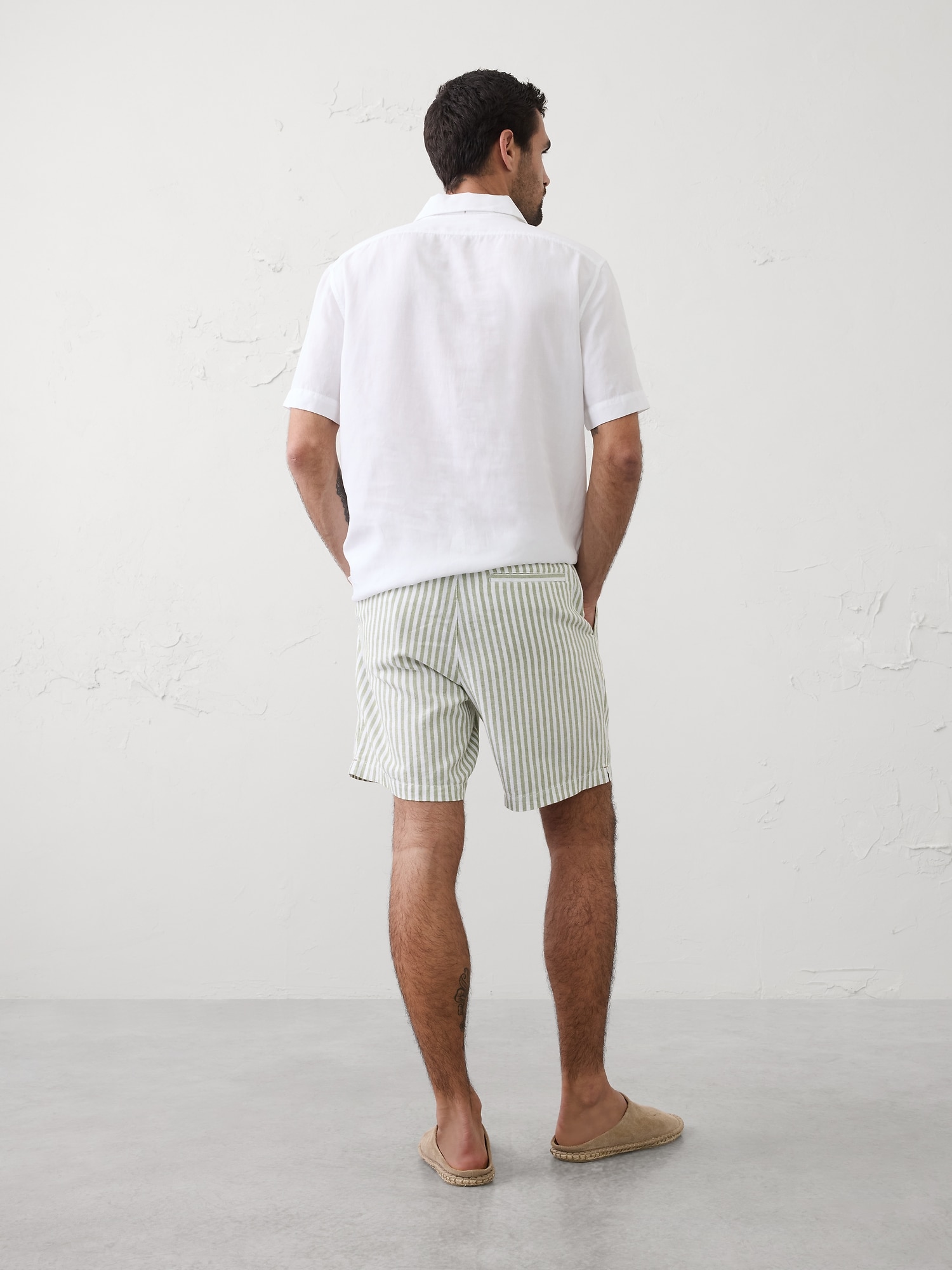 Image number 2 showing, Standard-Fit 7" Linen-Blend Deck Short