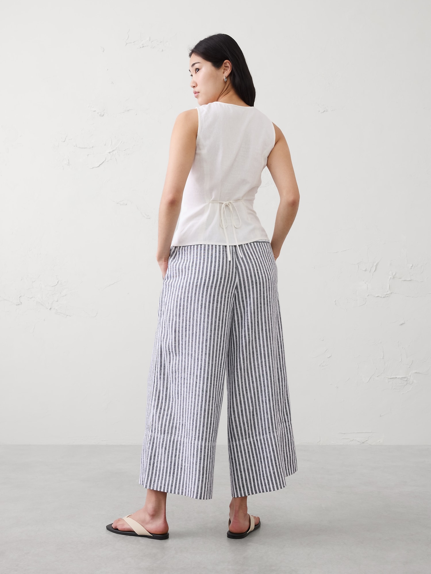 Image number 8 showing, Wide-Leg High-Rise Linen-Blend Pull-On Cropped Pant