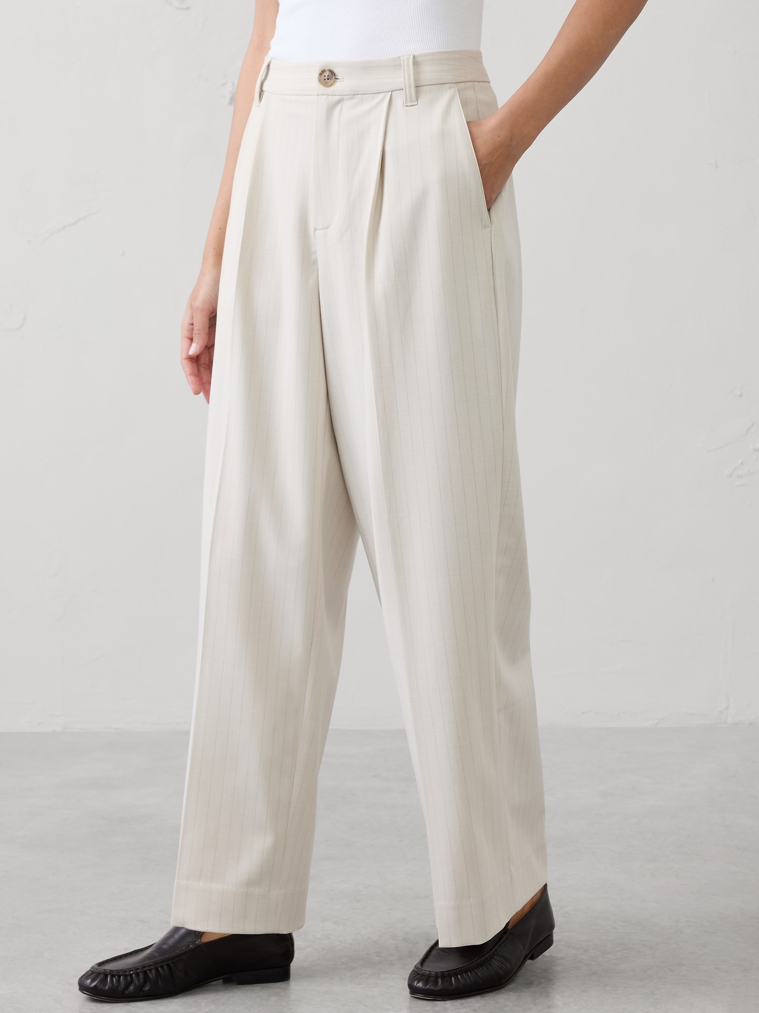 Image number 3 showing, Straight-Leg Mid-Rise Relaxed Trouser