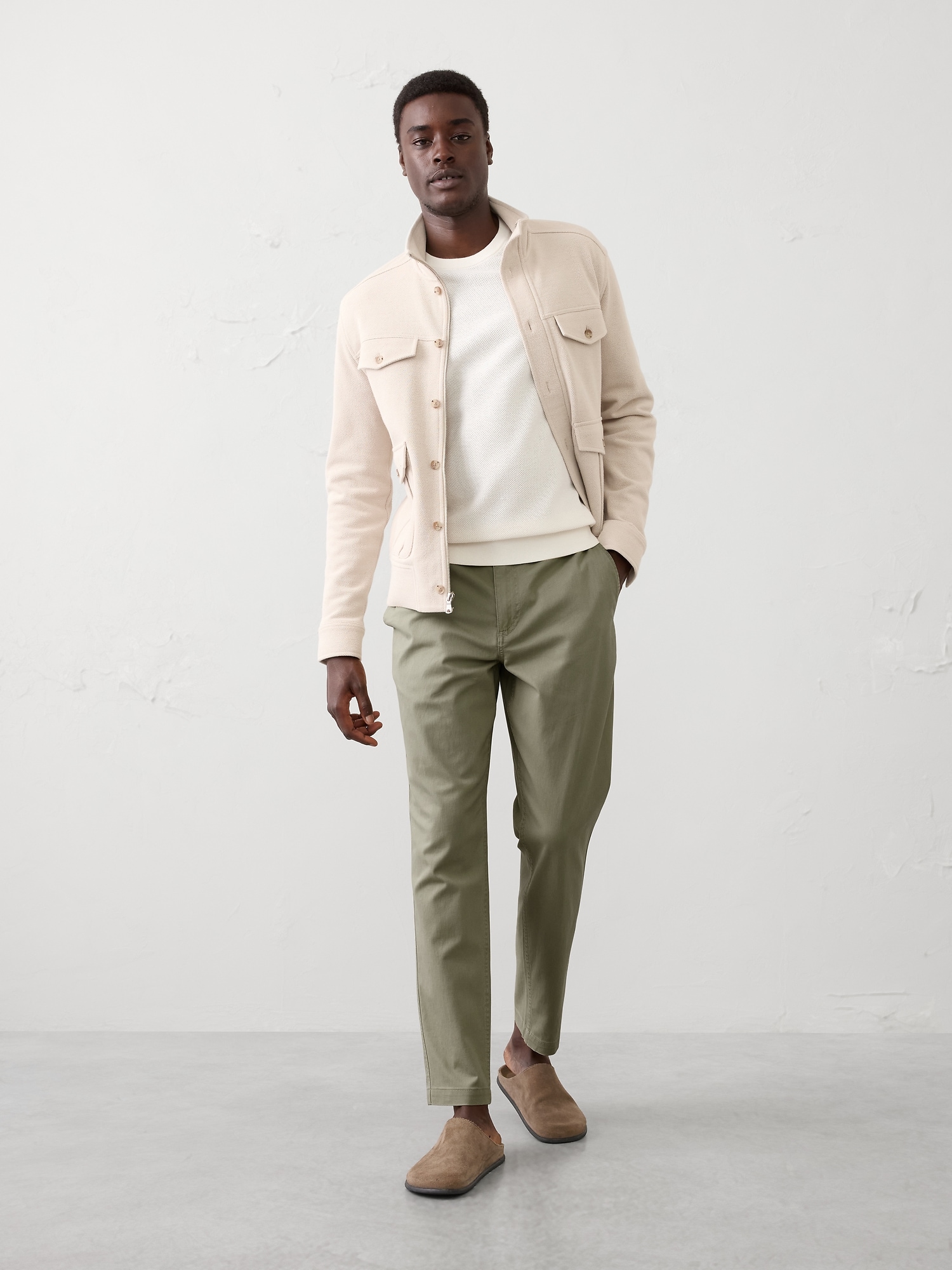 Athletic-Fit Summerweight Chino