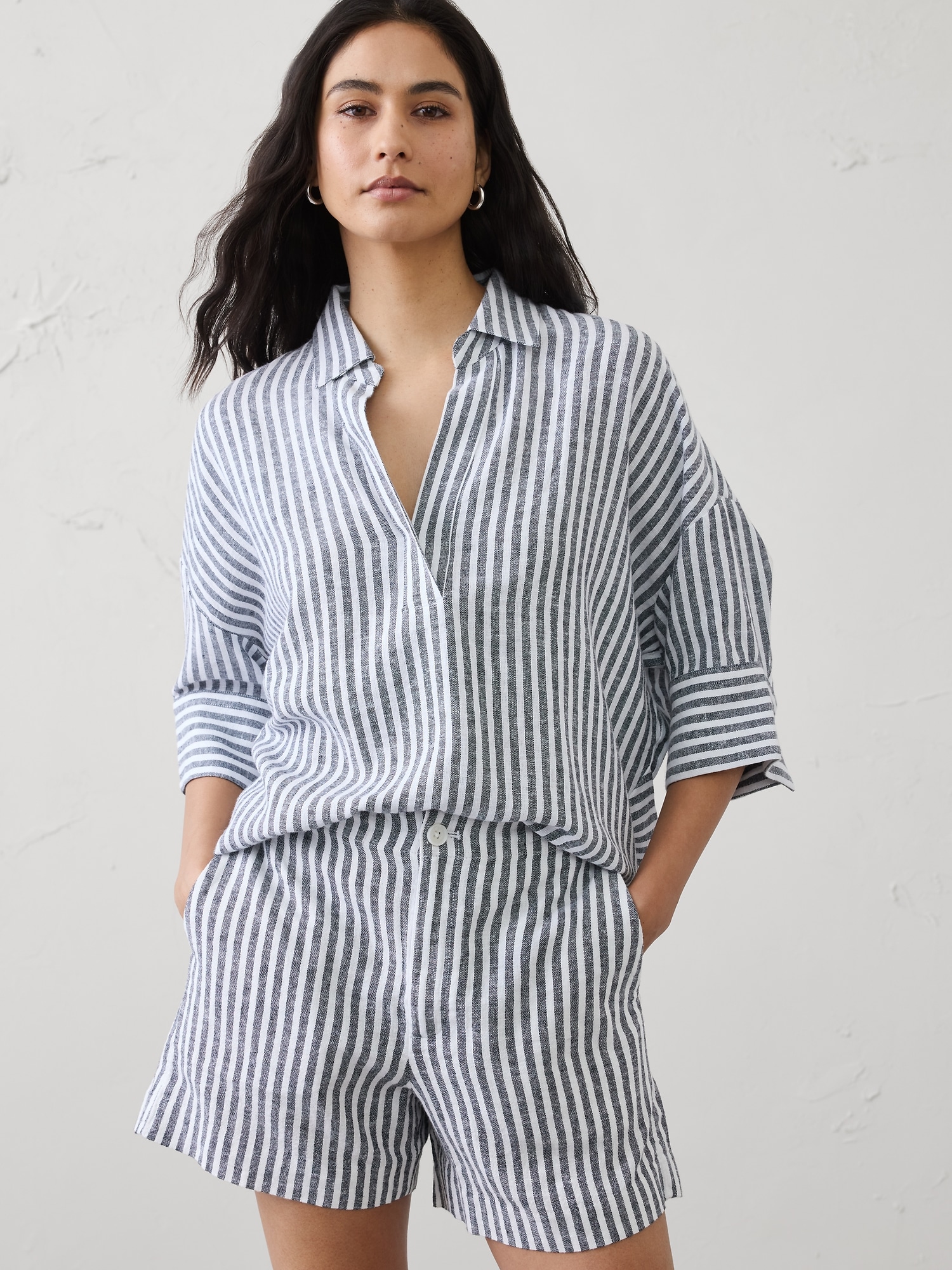 Image number 3 showing, Linen-Blend Drapey Popover Shirt