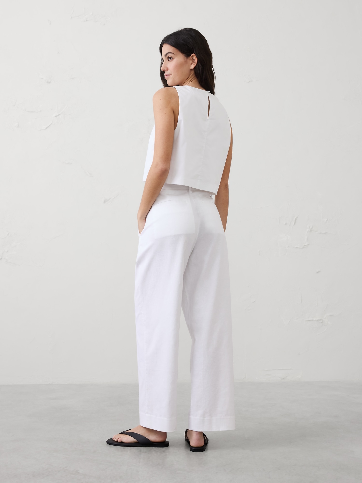 Image number 2 showing, Straight-Leg High-Rise Linen-Blend Pleated Trouser