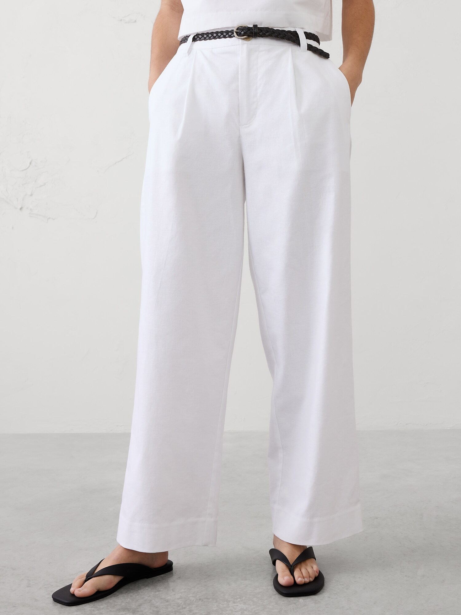 Image number 3 showing, Straight-Leg High-Rise Linen-Blend Pleated Trouser
