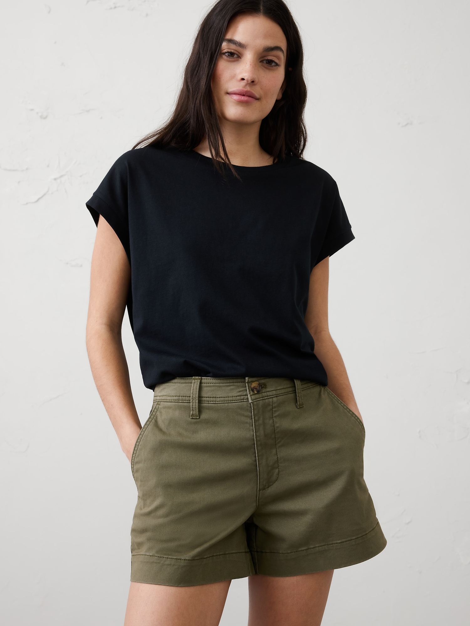 Image number 3 showing, Mid-Rise Chino Short