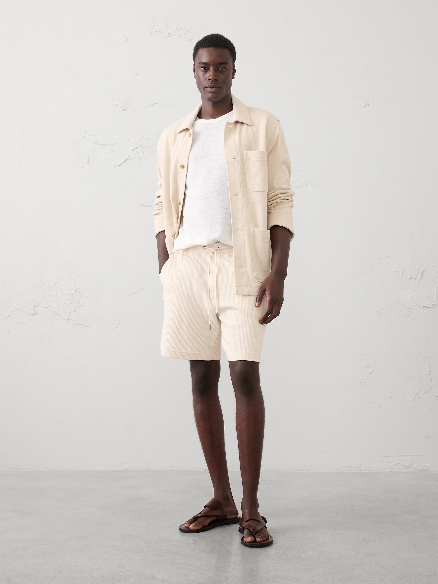 Image number 1 showing, 7" Crinkle Ribbed Pull-On Short