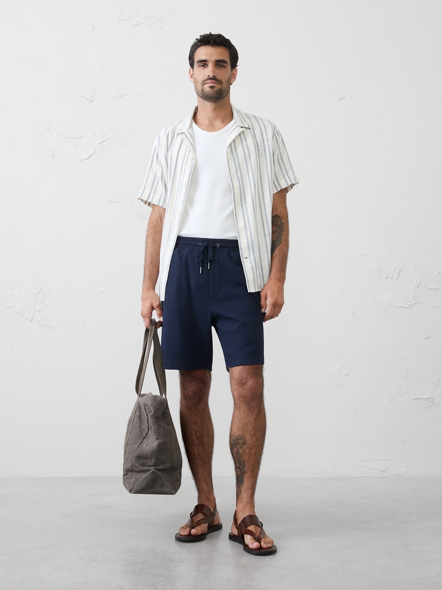 Image number 1 showing, 7" Crinkle Ribbed Pull-On Short