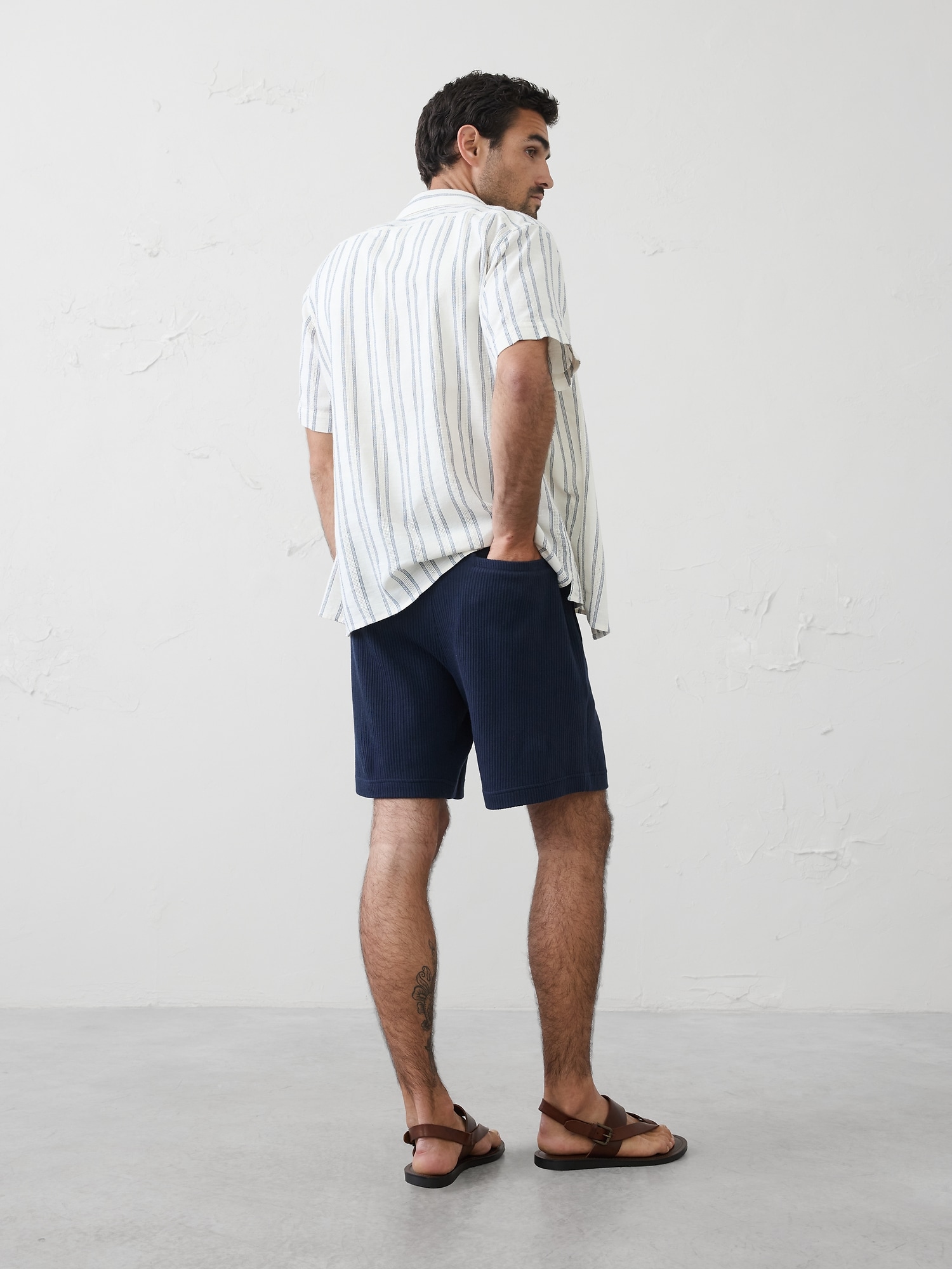 Image number 2 showing, 7" Crinkle Ribbed Pull-On Short