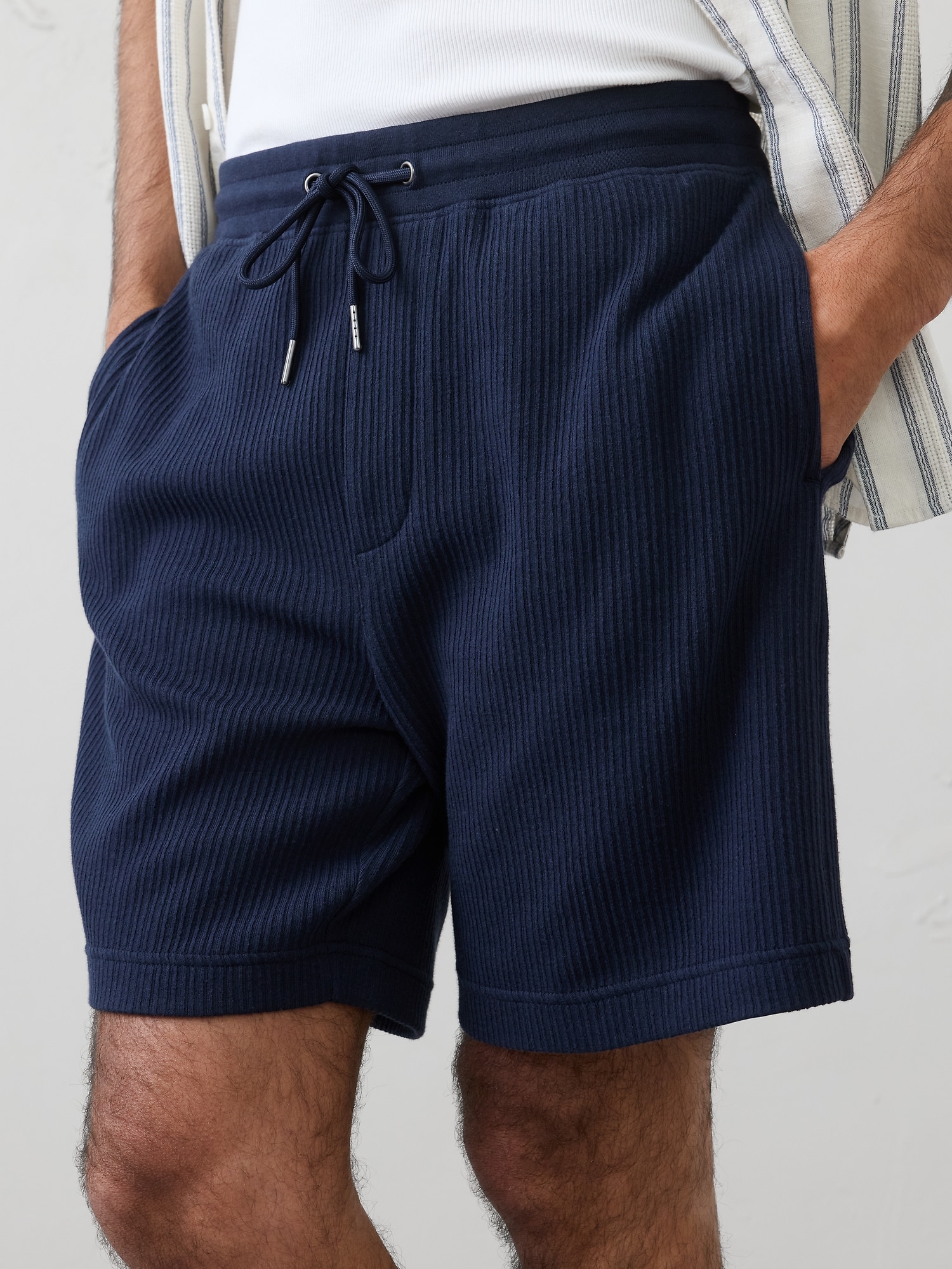 Image number 3 showing, 7" Crinkle Ribbed Pull-On Short