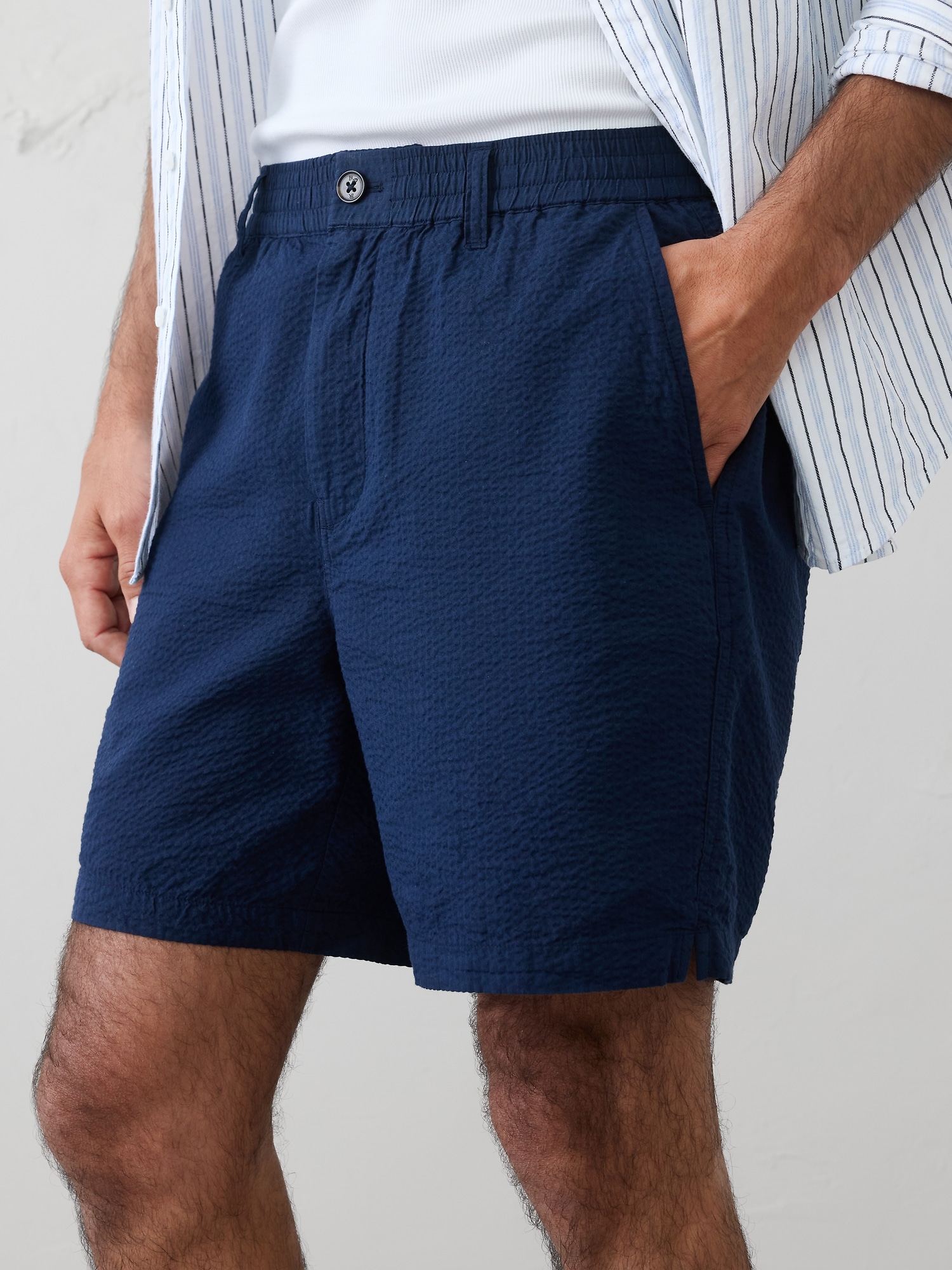 Image number 5 showing, 7" Seersucker Elastic-Waist Short